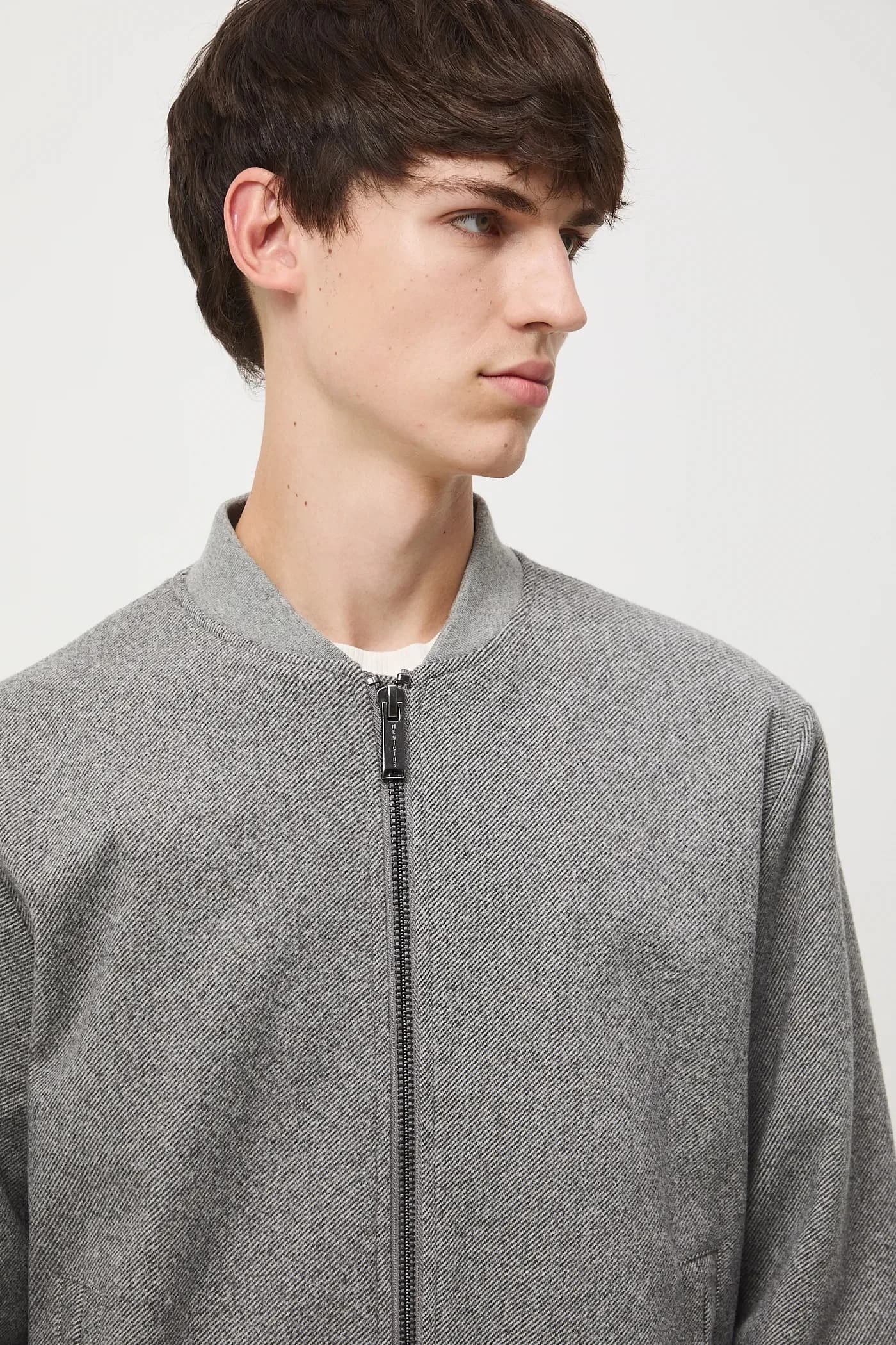 Куртка-бомбер серый для мужчин - фото 4