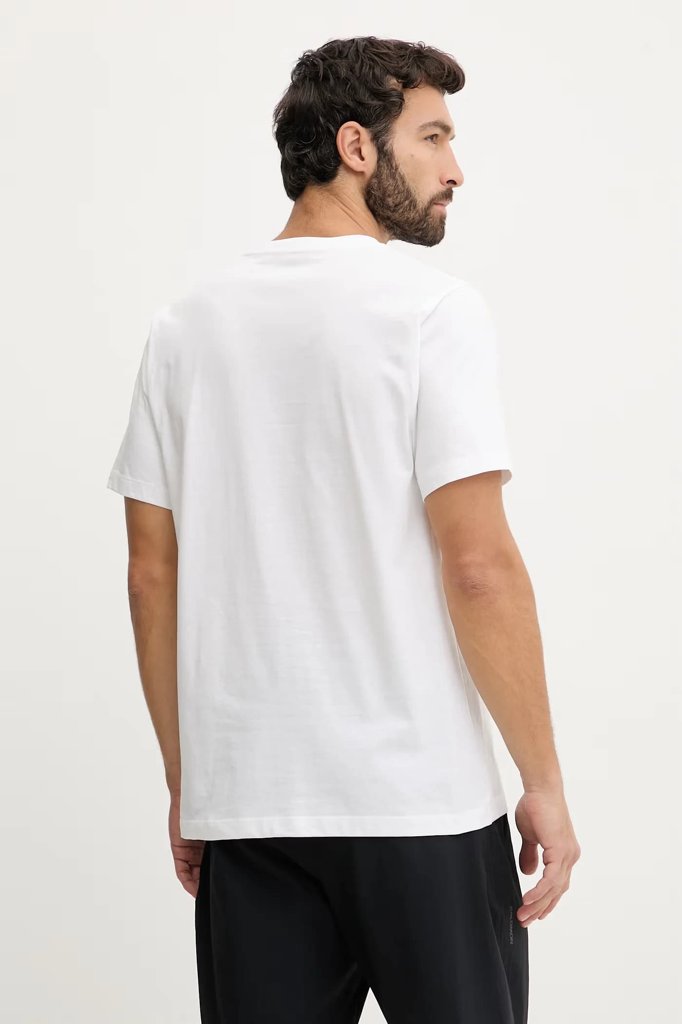 Простая футболка с куполом - фото 3