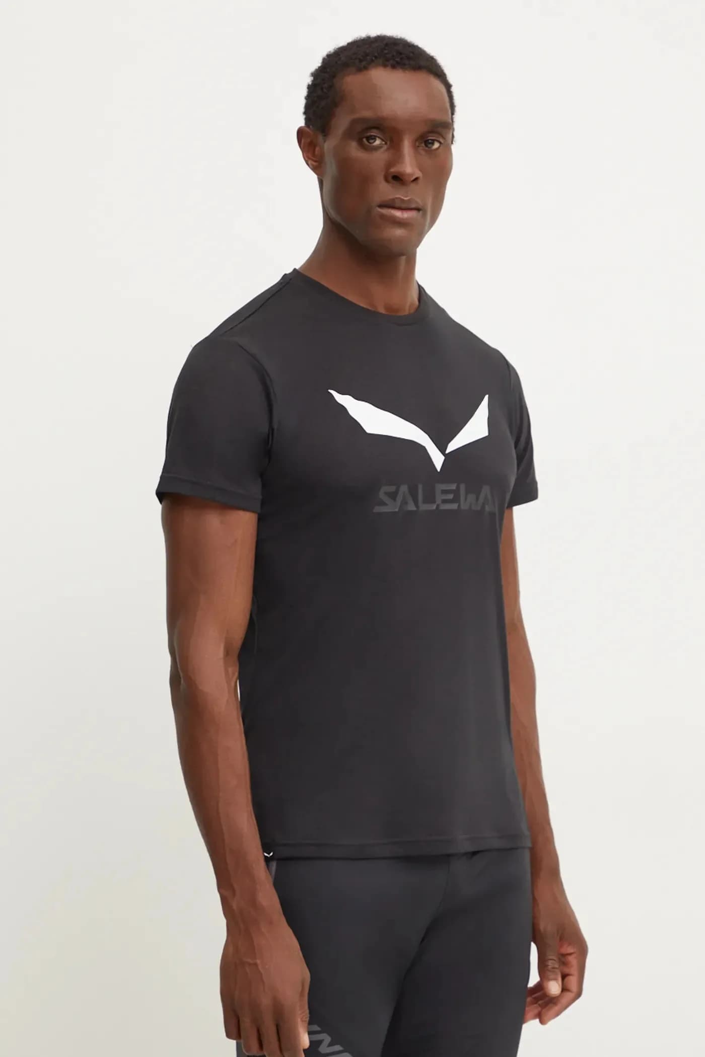 Спортивная футболка с логотипом Solidlogo