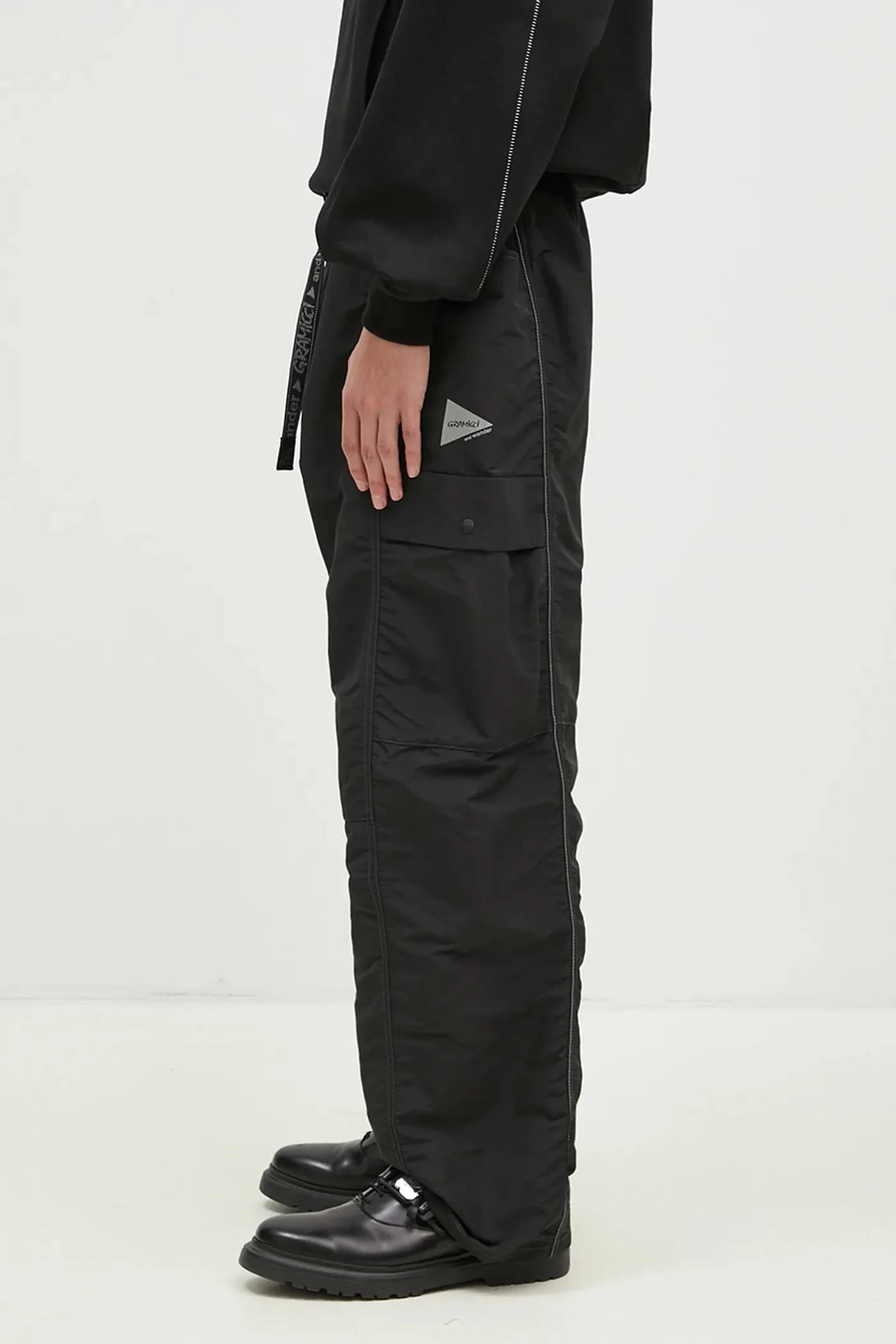 Короткие брюки в стиле пэчворк - фото 2