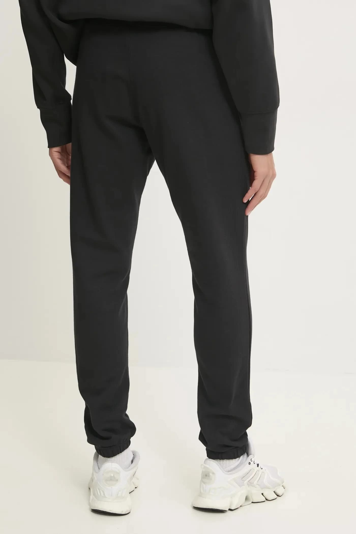 Незаменимые спортивные брюки из хлопка - фото 2