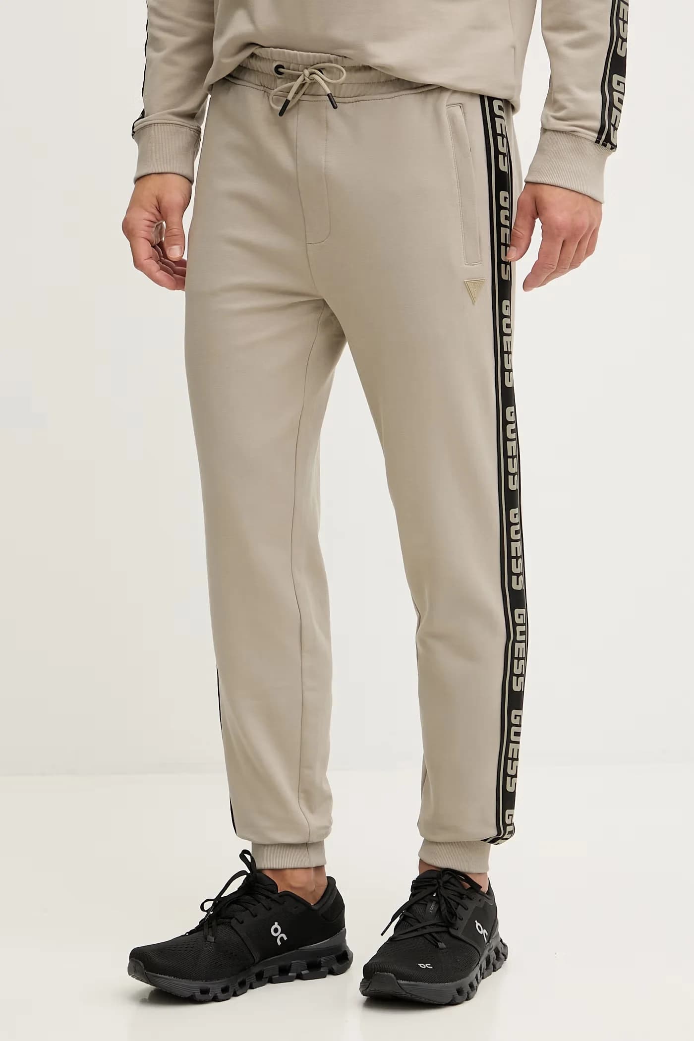 Спортивные штаны