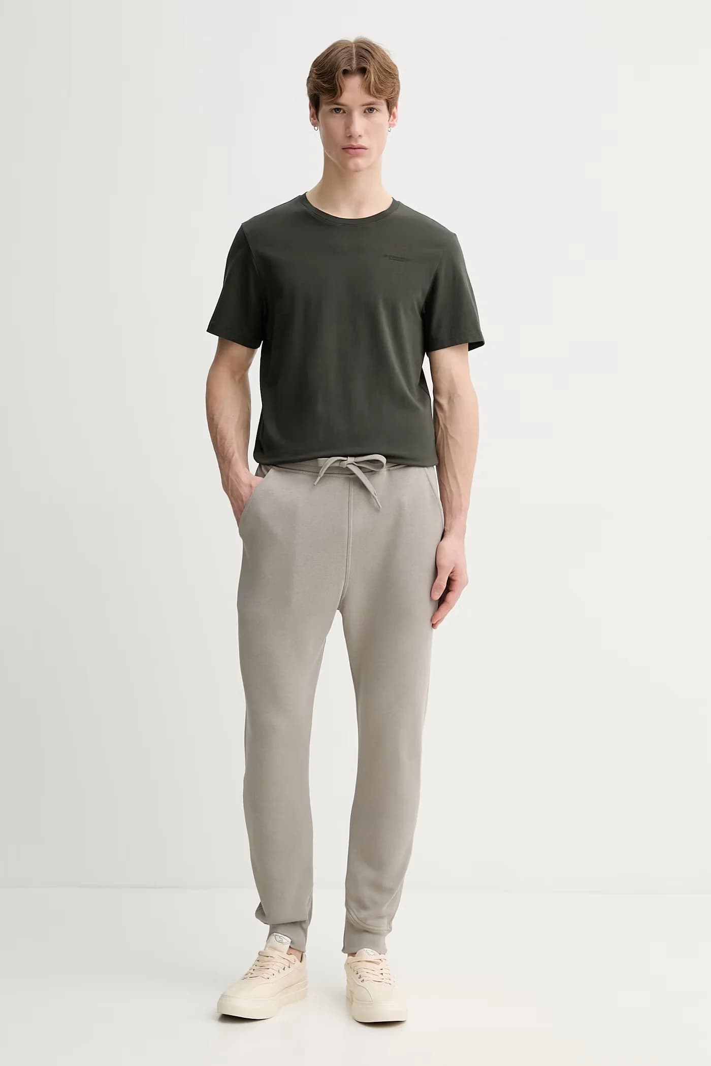 Необработанные спортивные штаны - фото 2