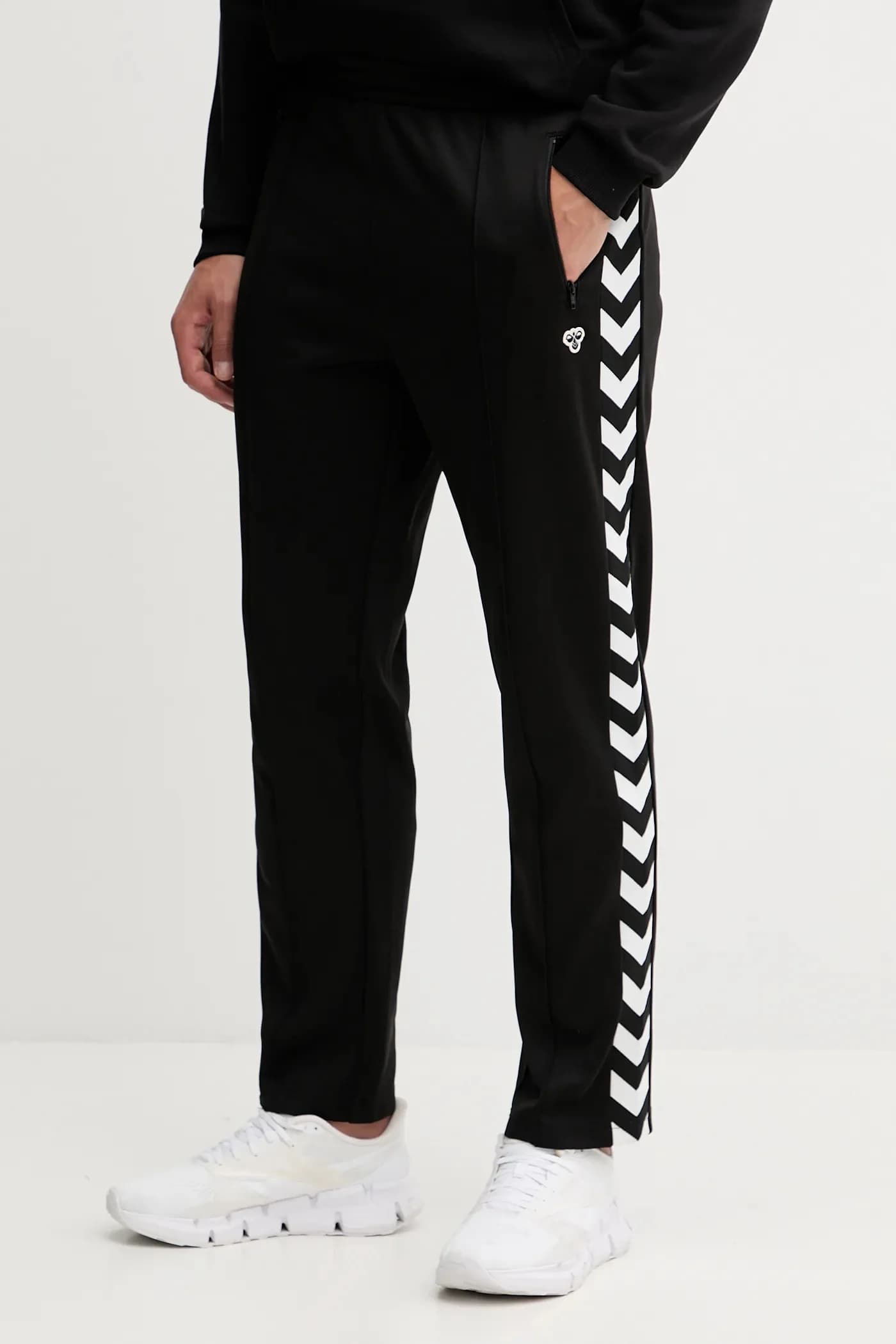 Спортивные штаны