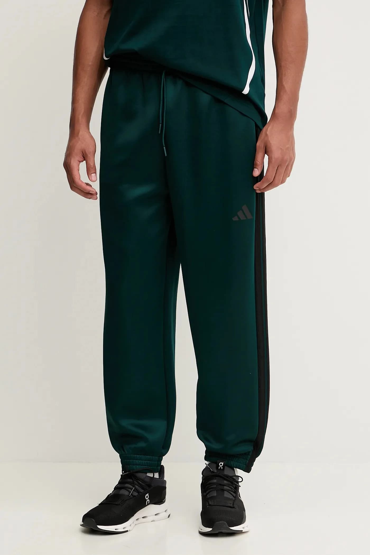 спортивные брюки для стадиона