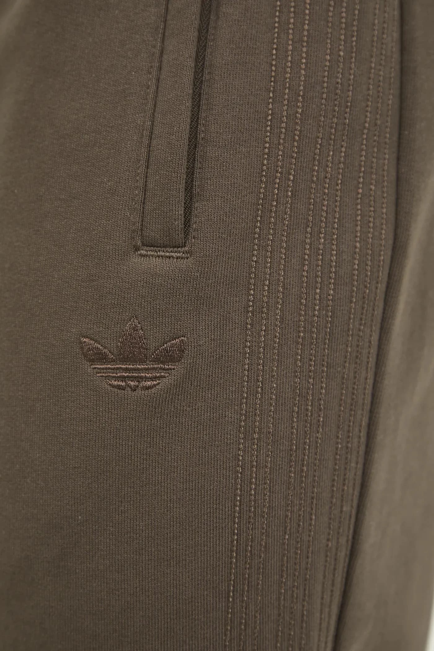 Незаменимые спортивные брюки из хлопка - фото 3