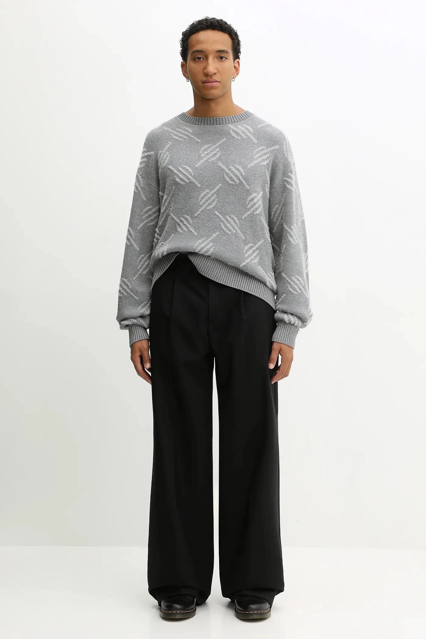 Вязаный свитер Tevin с монограммой - фото 5