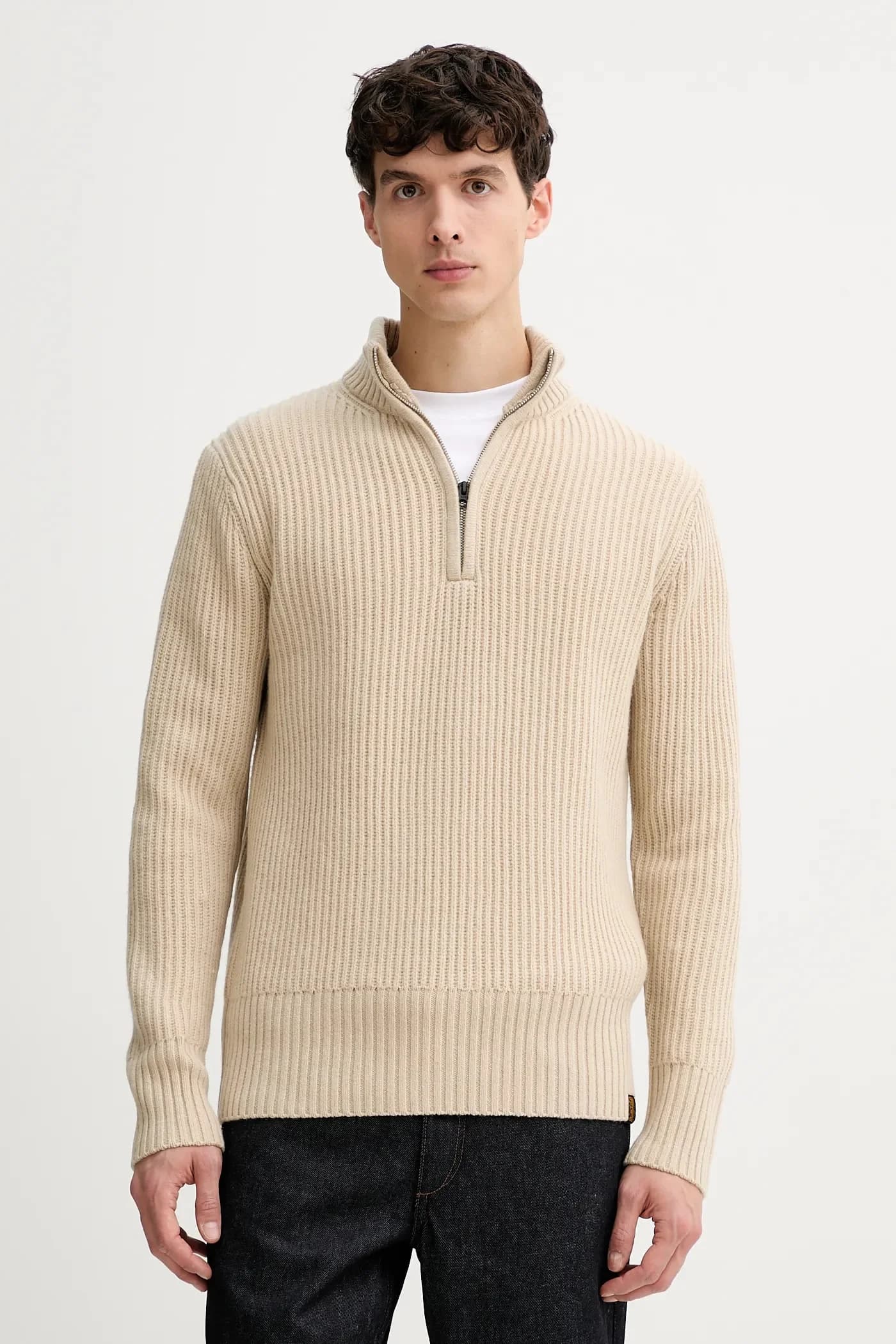 Незаменимый шерстяной свитер