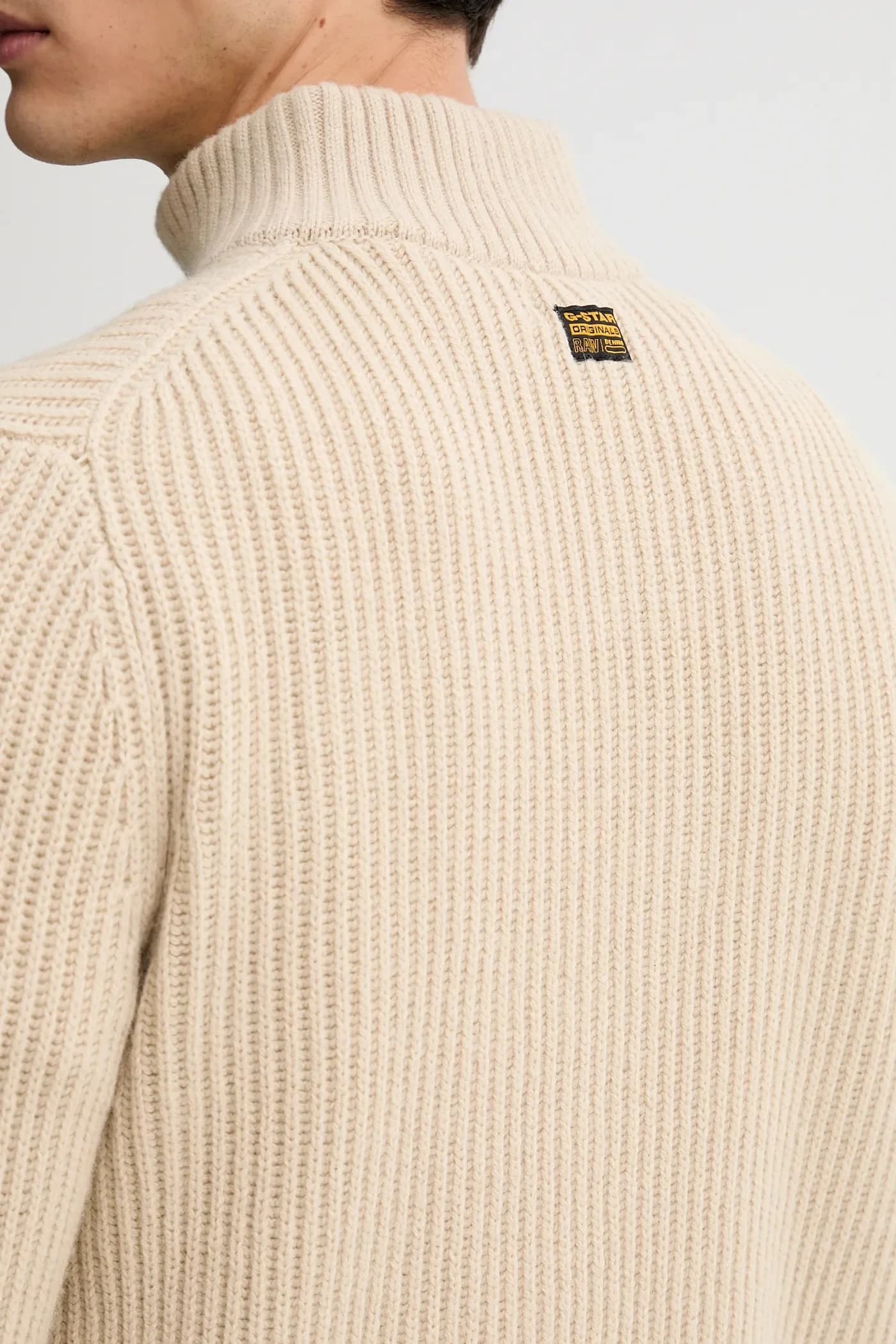 Незаменимый шерстяной свитер - фото 5