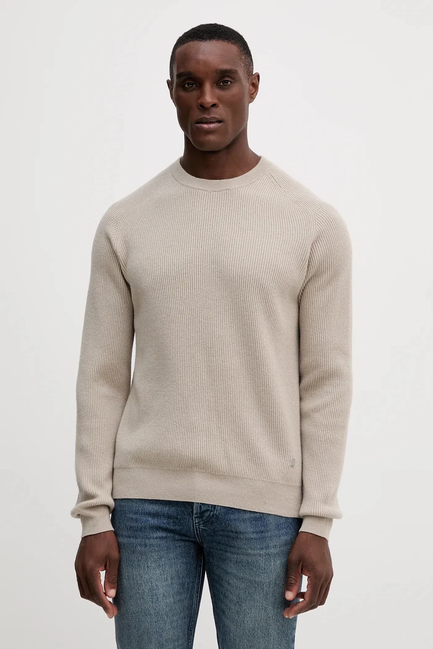 Шерстяной свитер