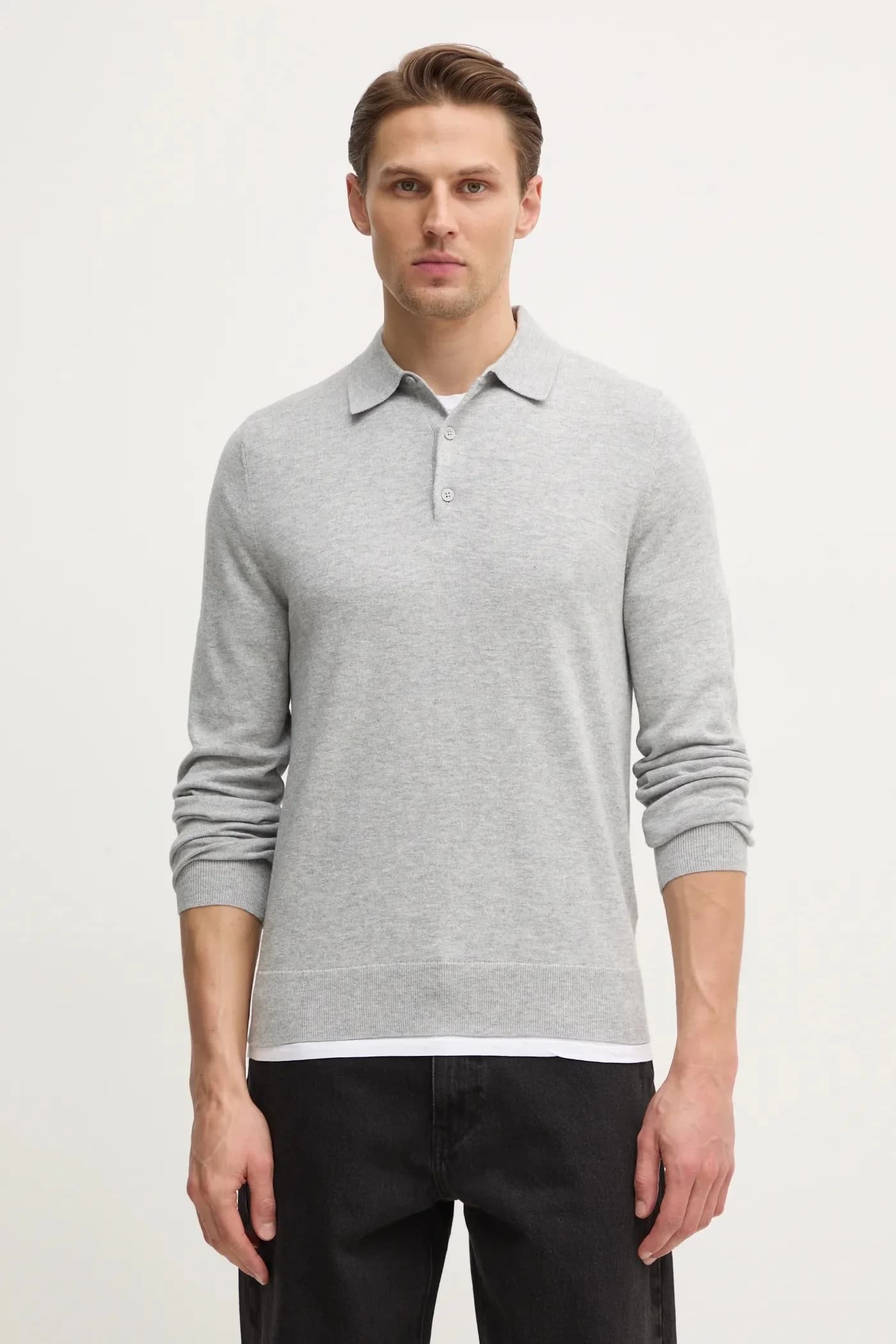 Шерстяной свитер