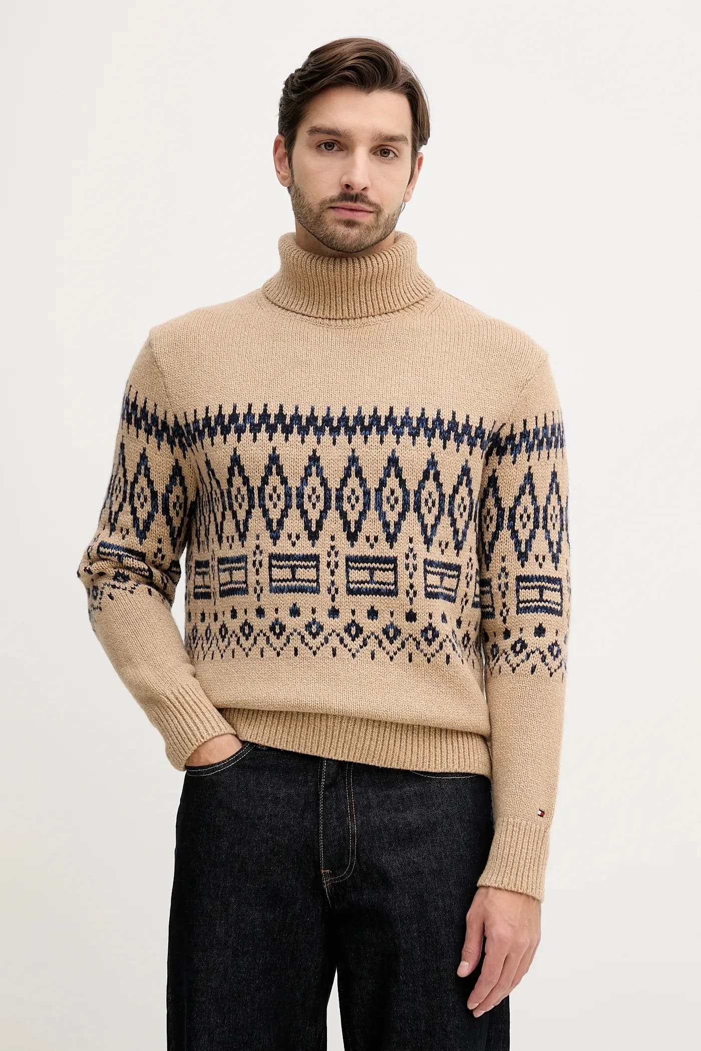 Свитер из смесовой шерсти