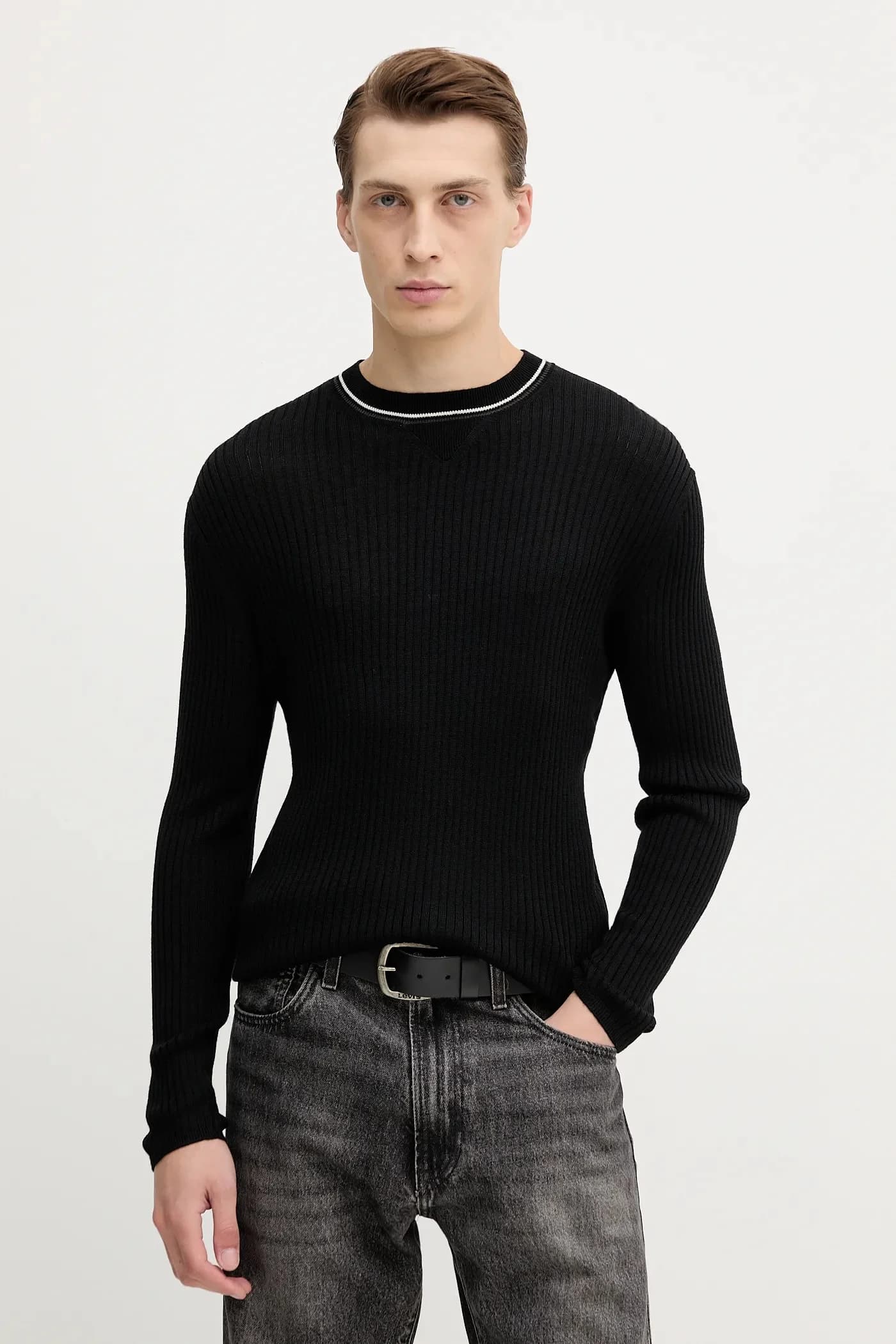 Шерстяной свитер