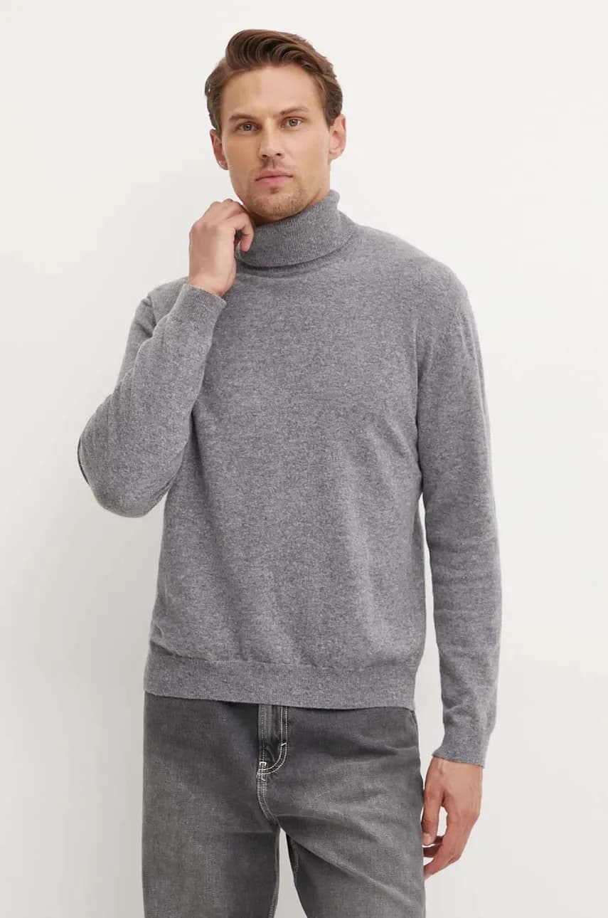 Шерстяной свитер