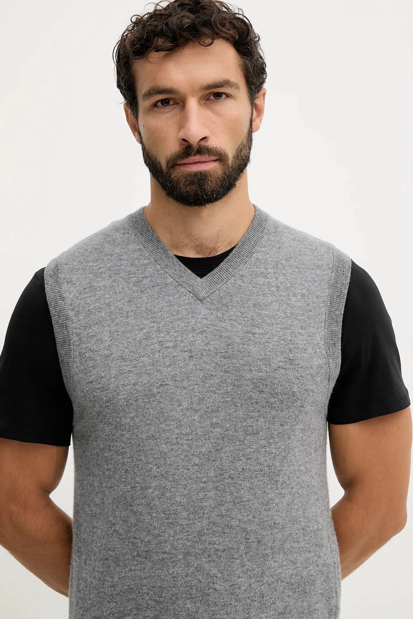 Шерстяной жилет - фото 4