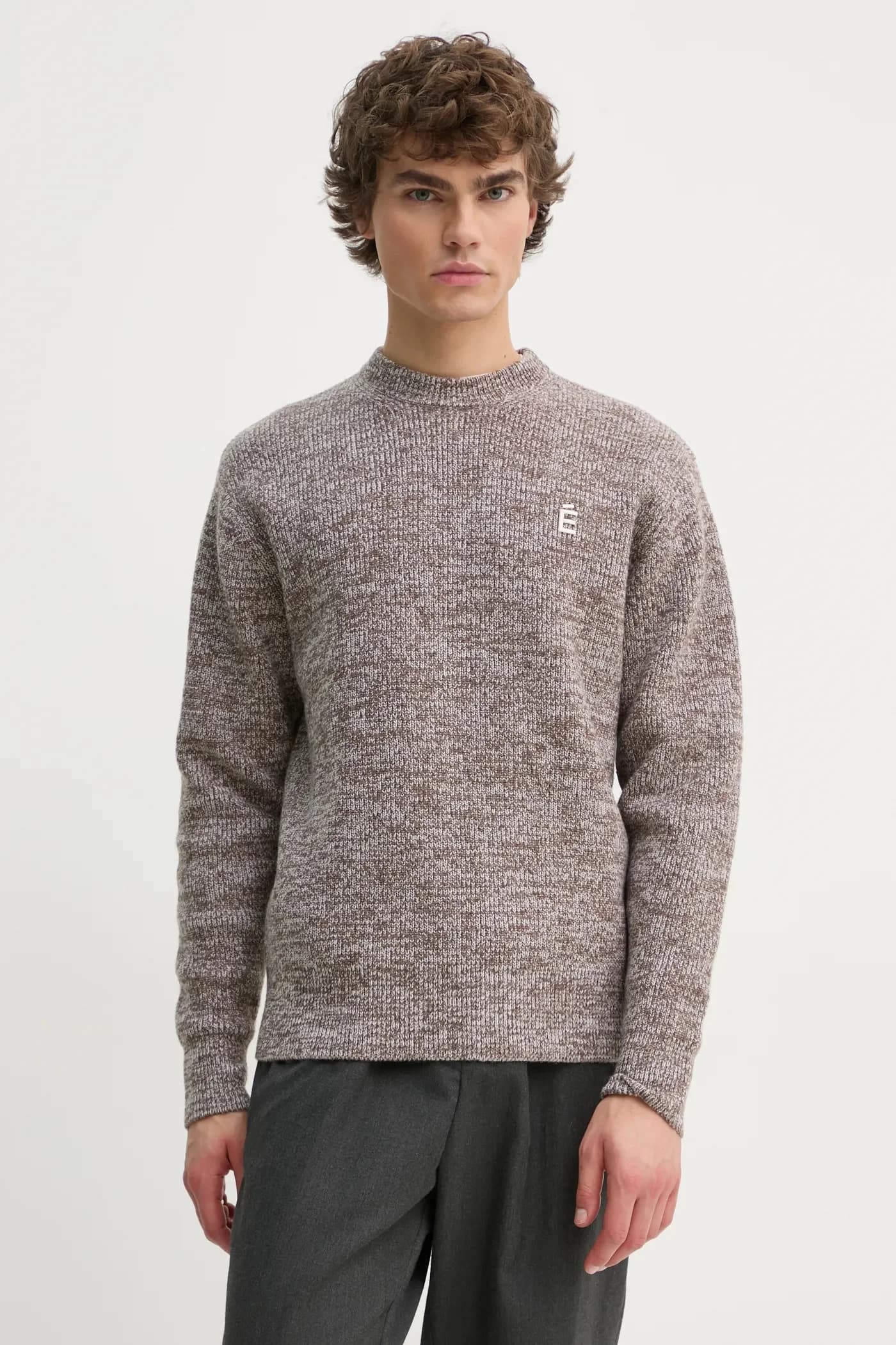 Шерстяной свитер