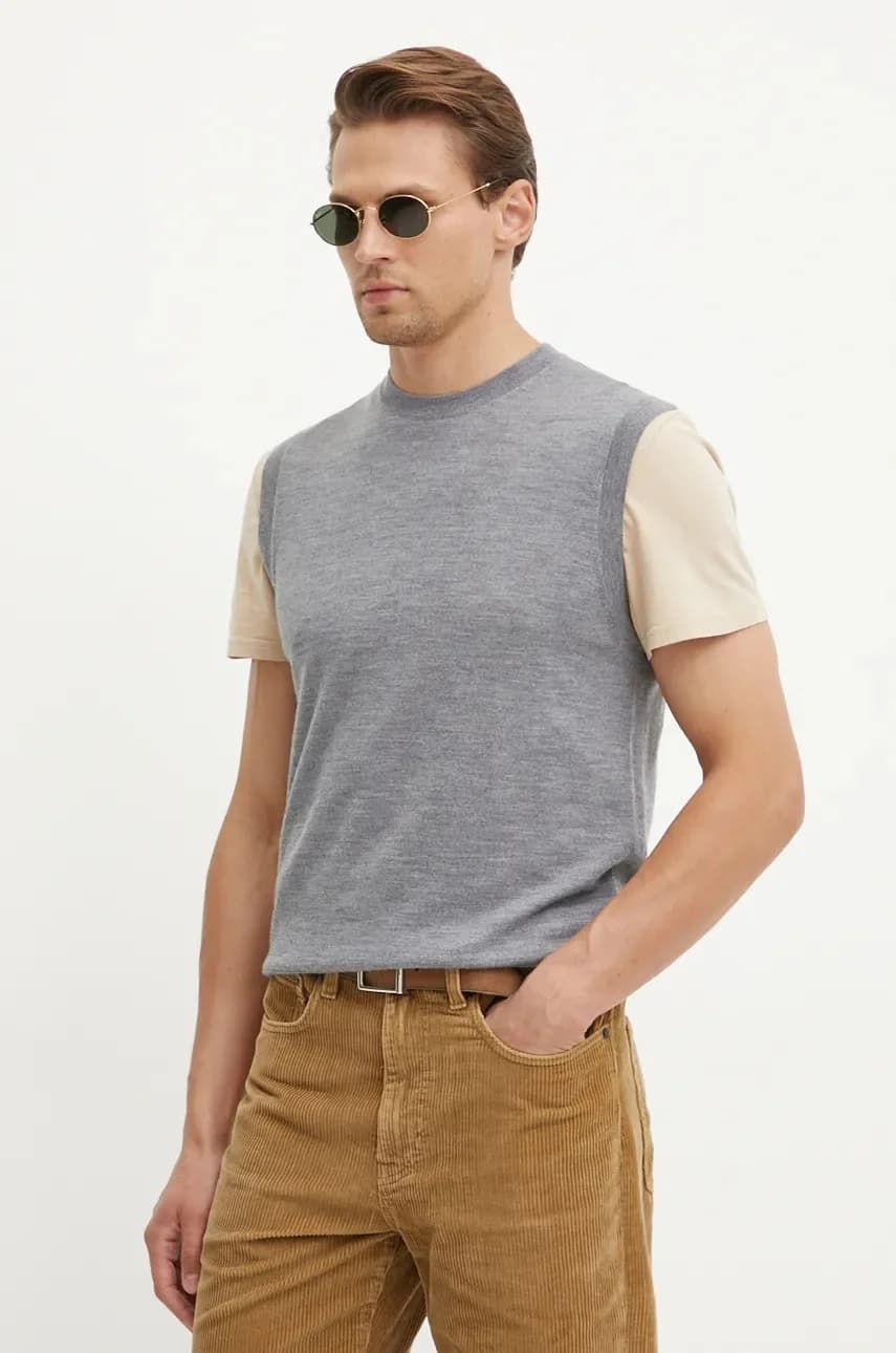 Шерстяной жилет