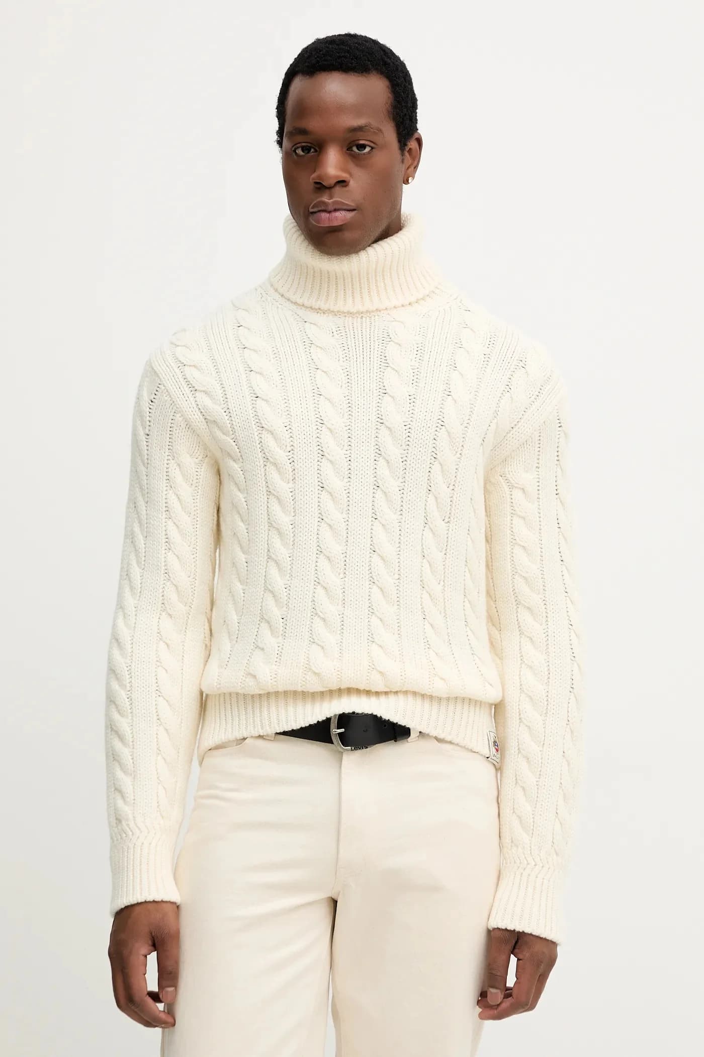 Шерстяной свитер