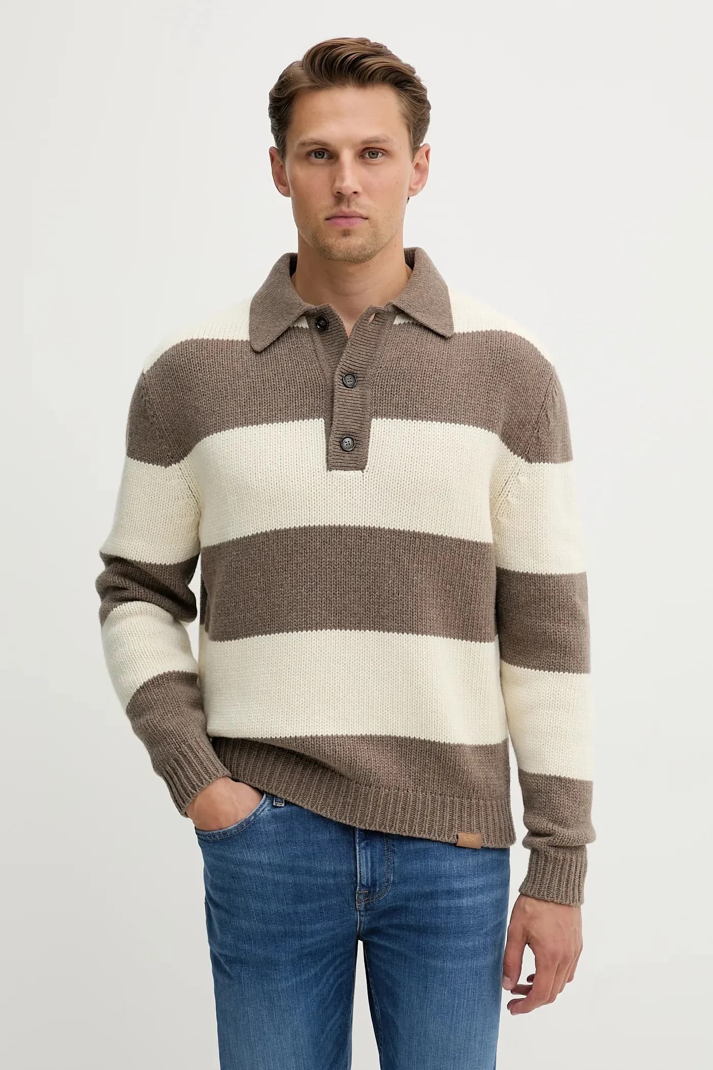 Трикотаж шерстяной свитер