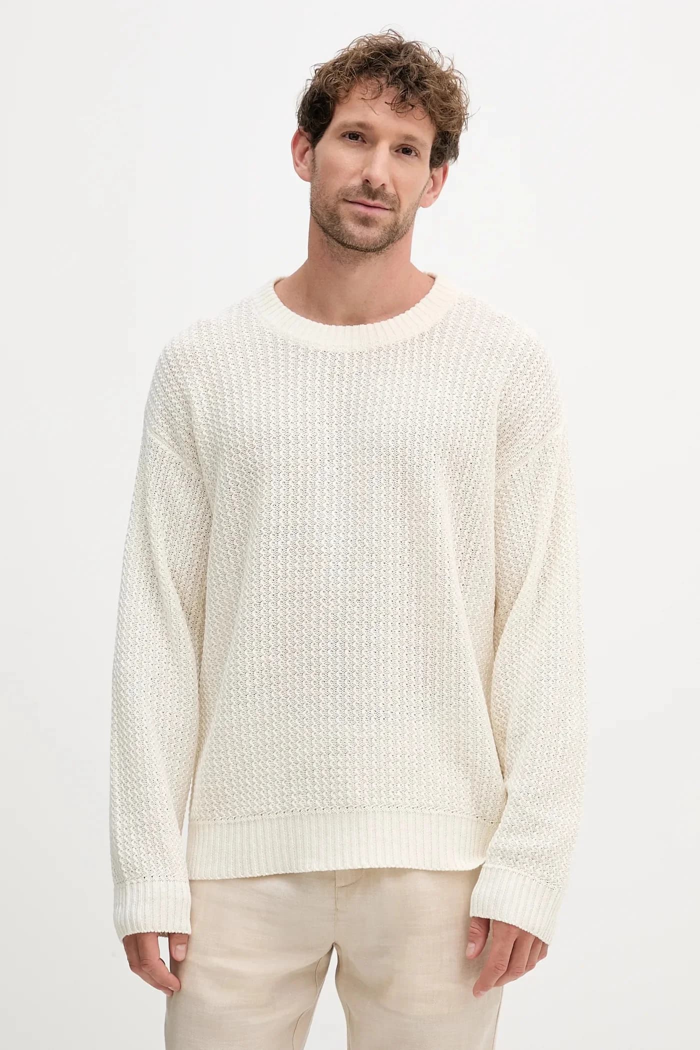 Льняной свитер