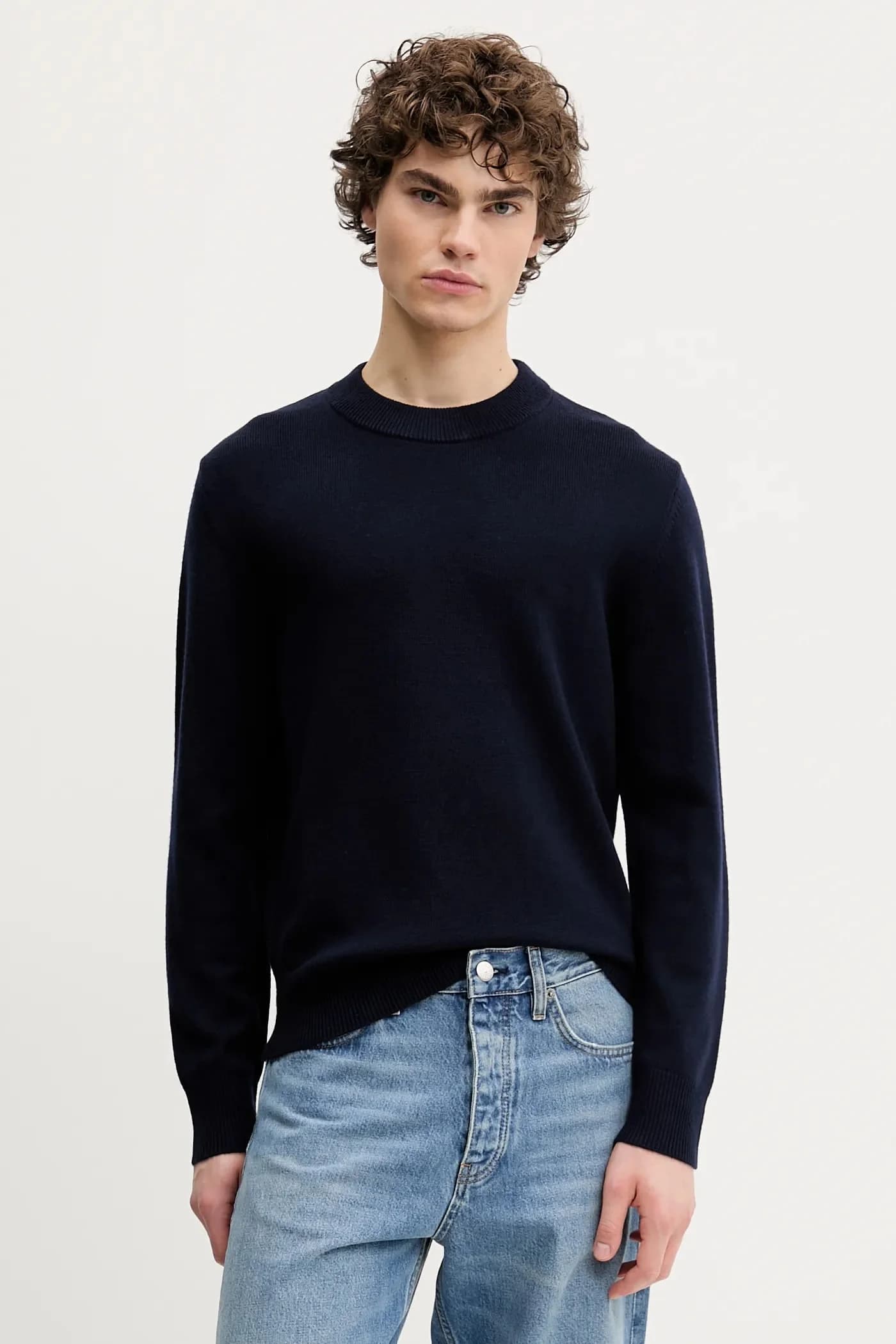 Шерстяной свитер