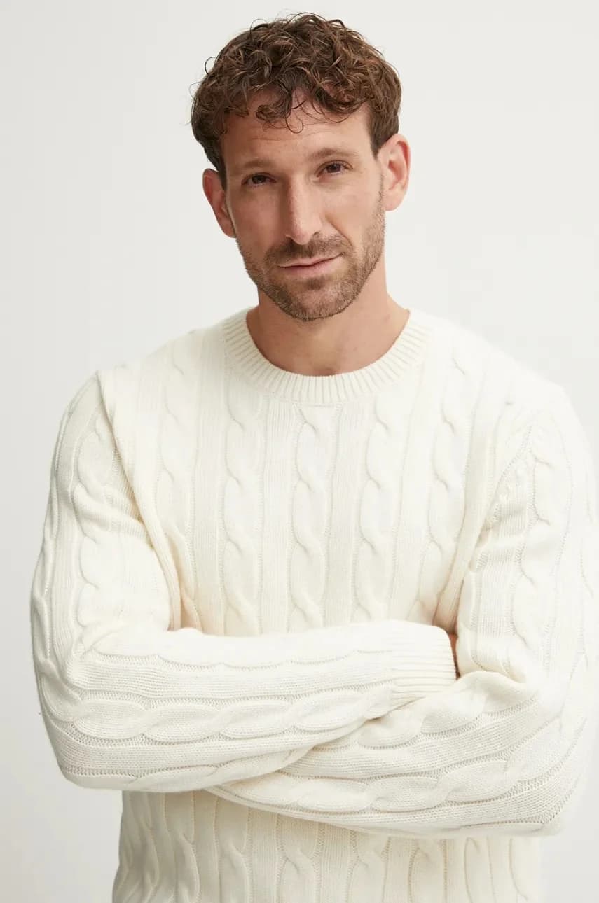 Шерстяной свитер