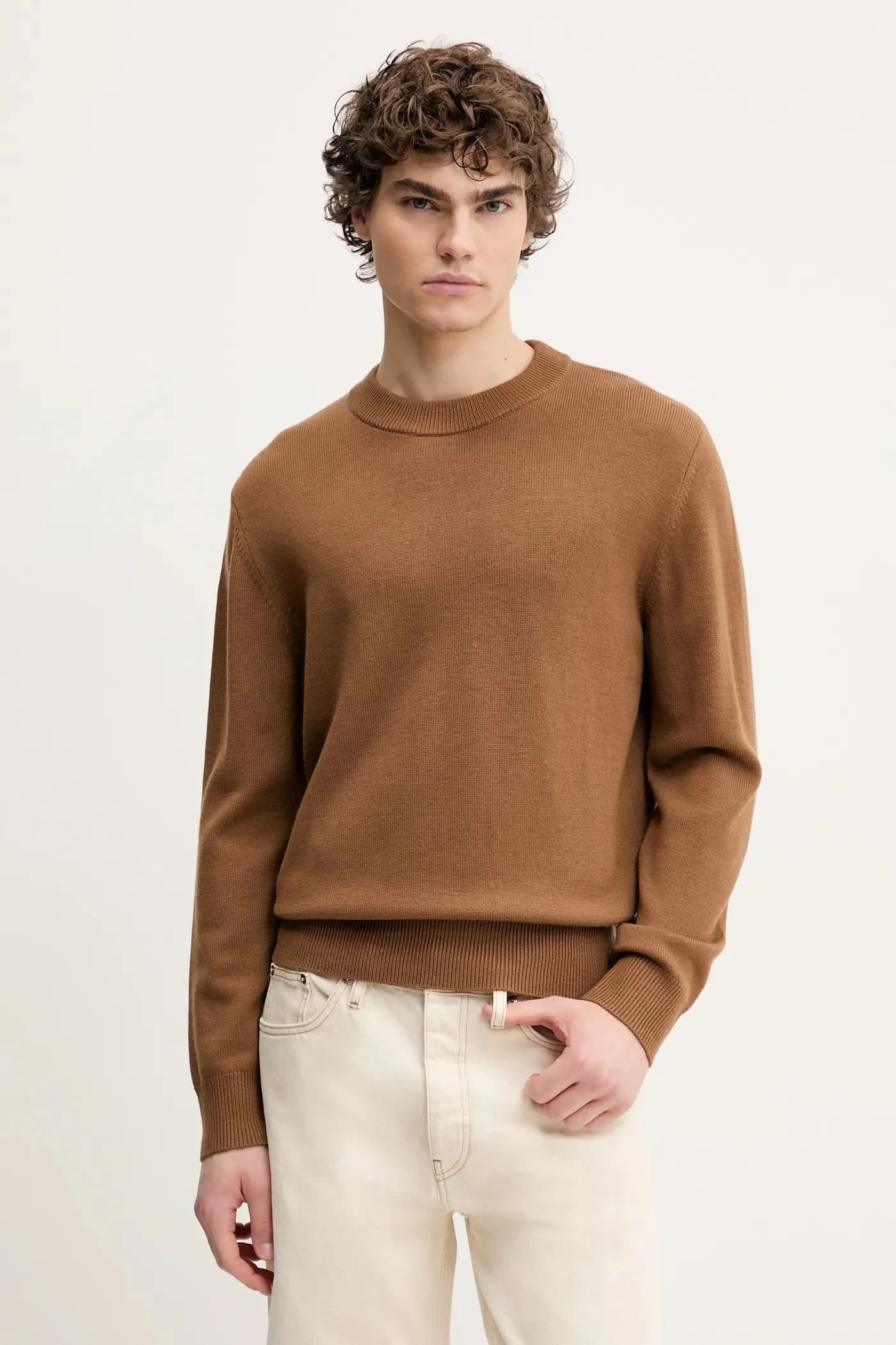 Шерстяной свитер