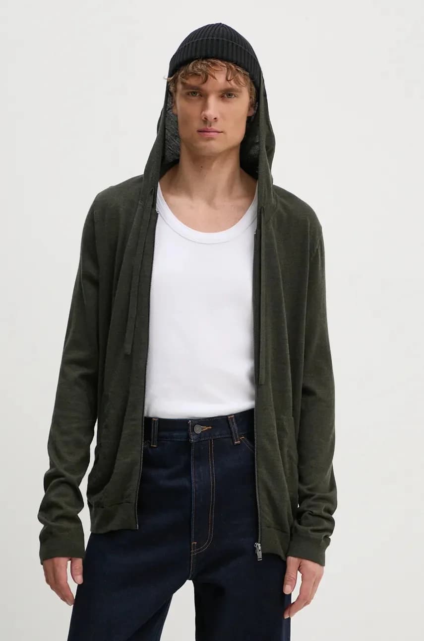 Шерстяной свитер