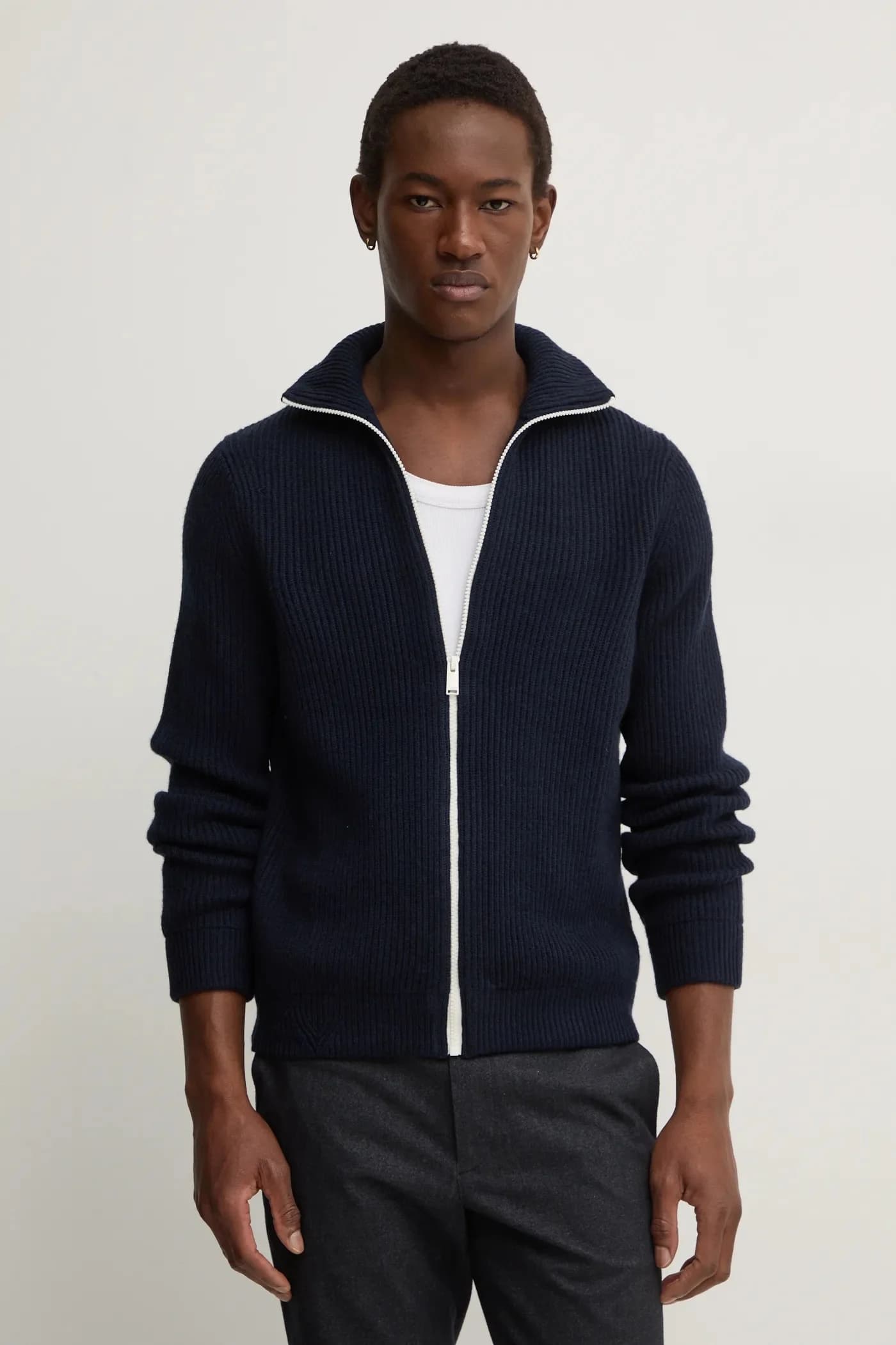 Шерстяной кардиган