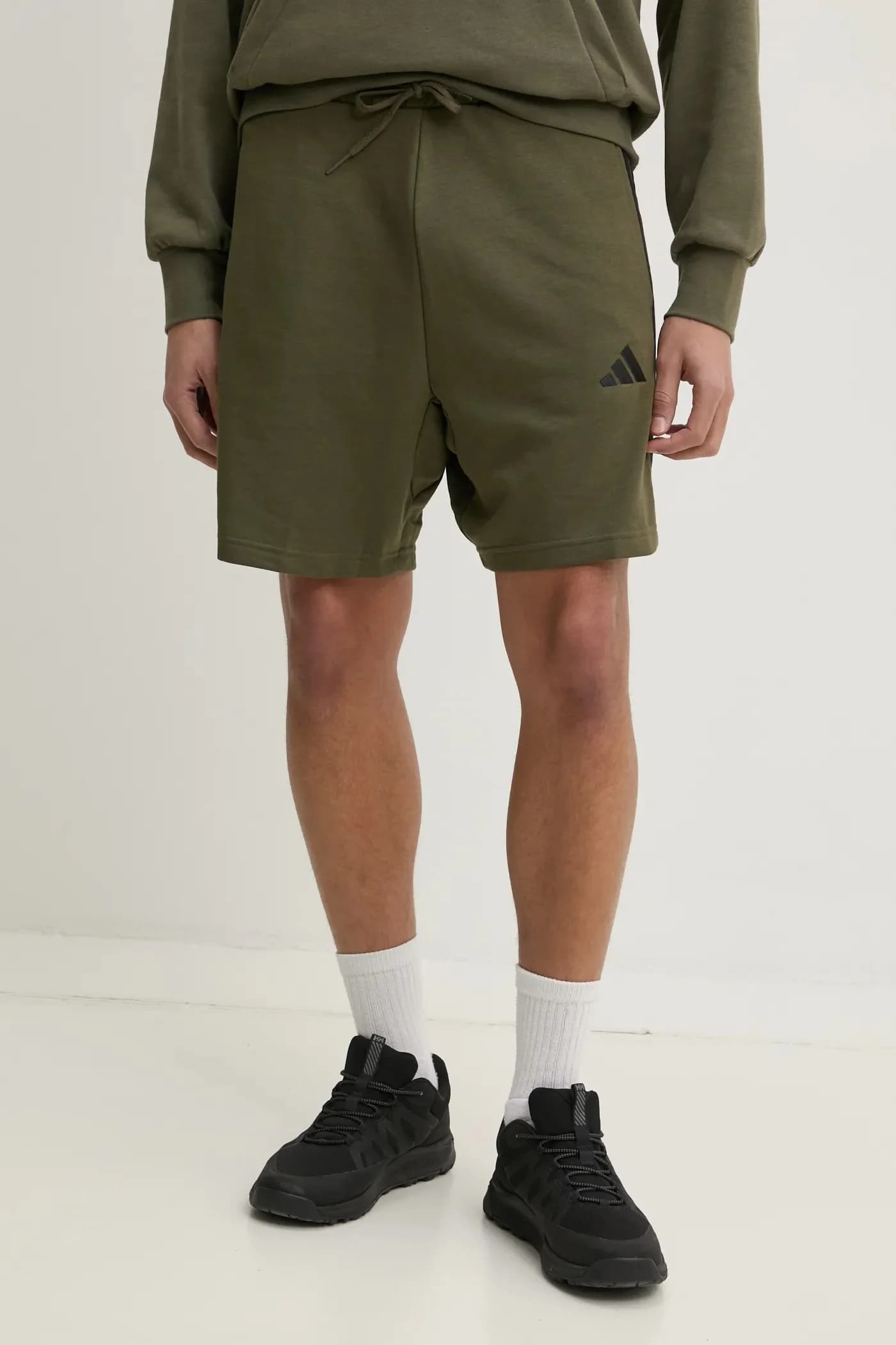 Базовые шорты