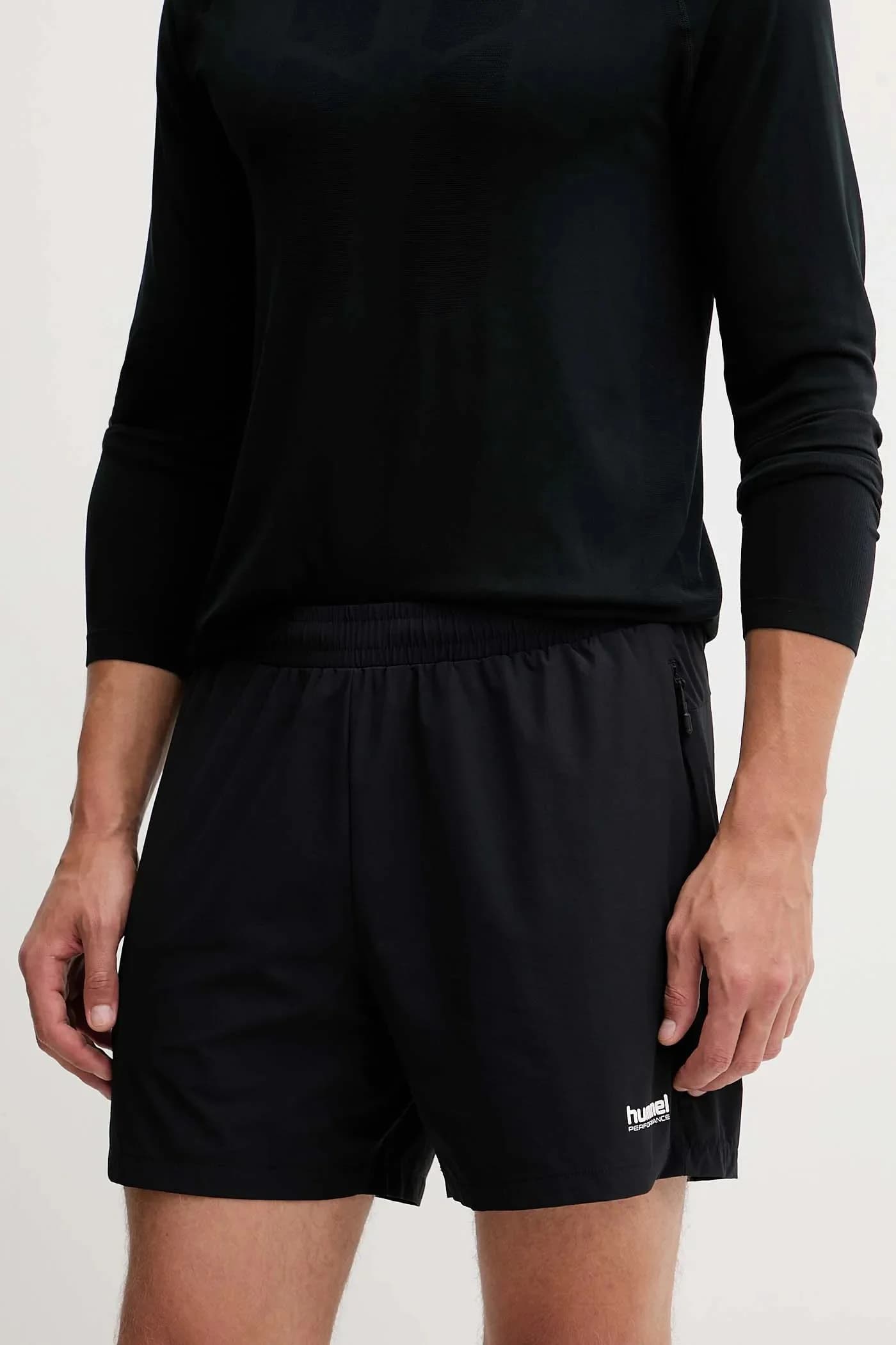 Спортивные шорты