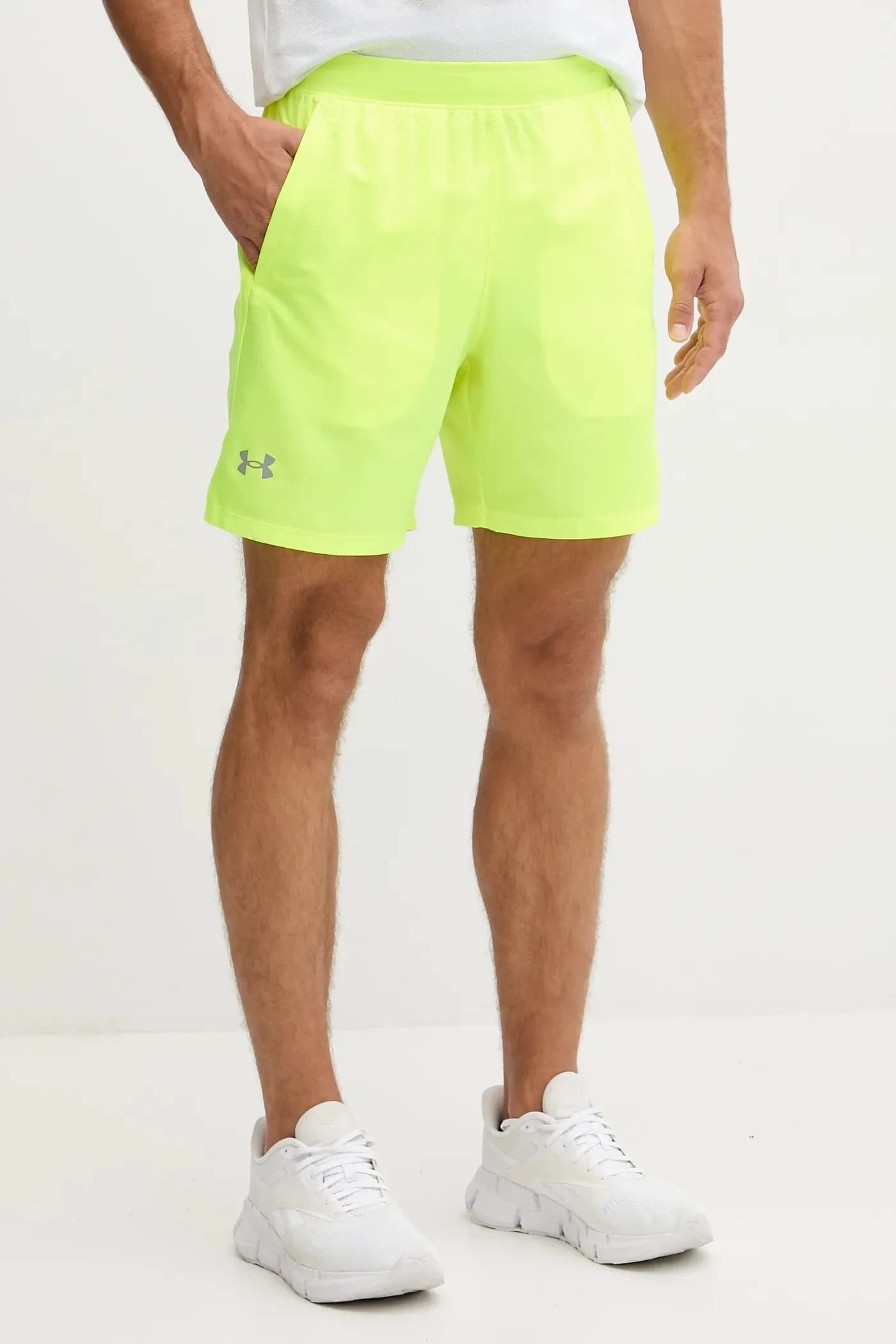 Выпуск шорт для бега