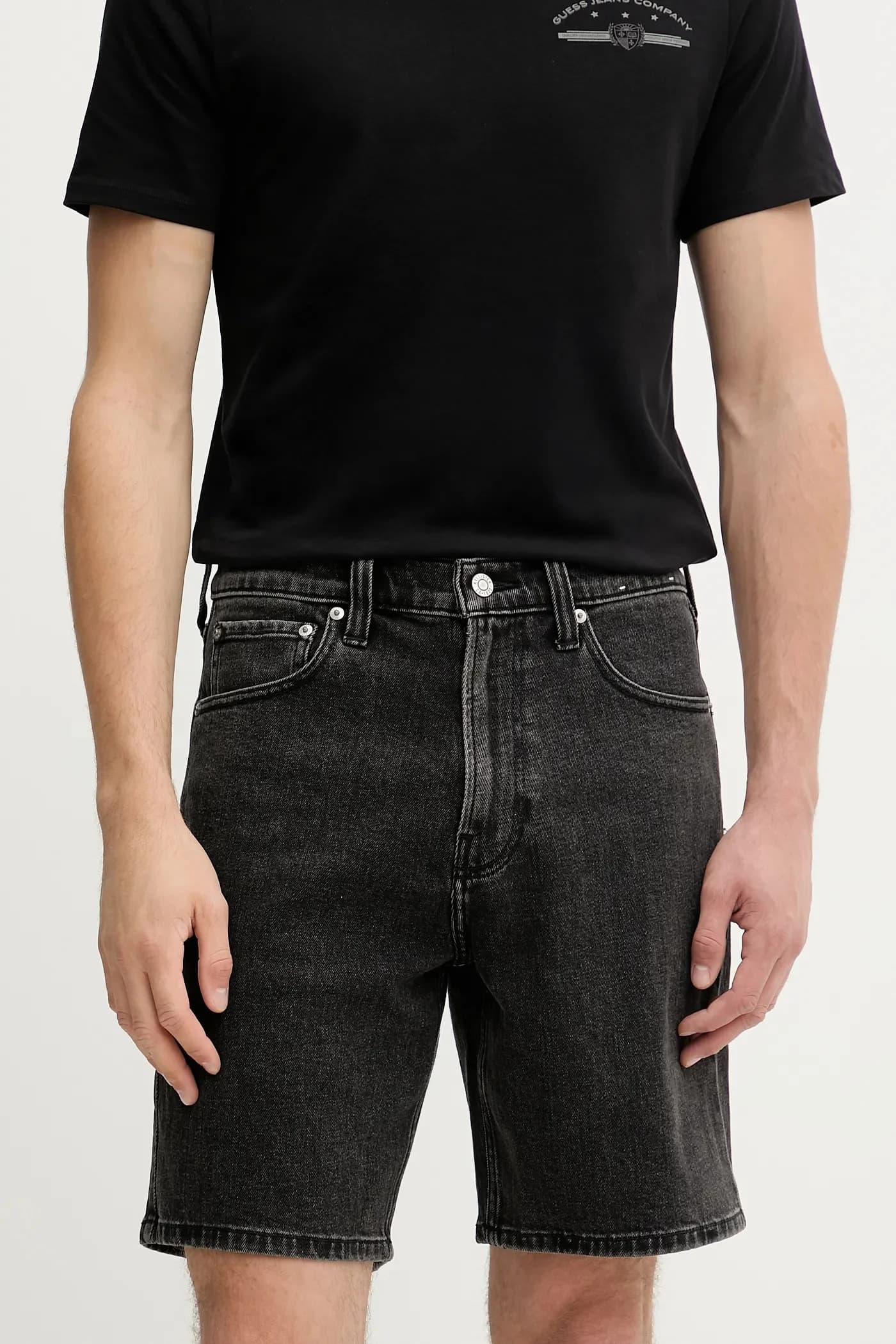 Джинсовые шорты