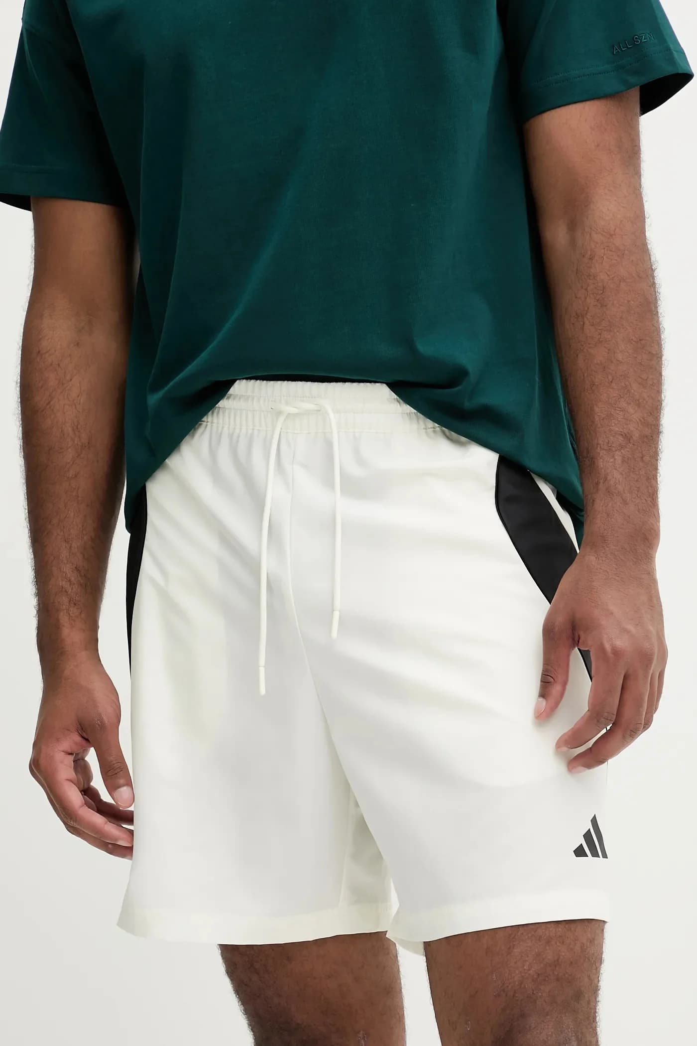 Стадионные шорты