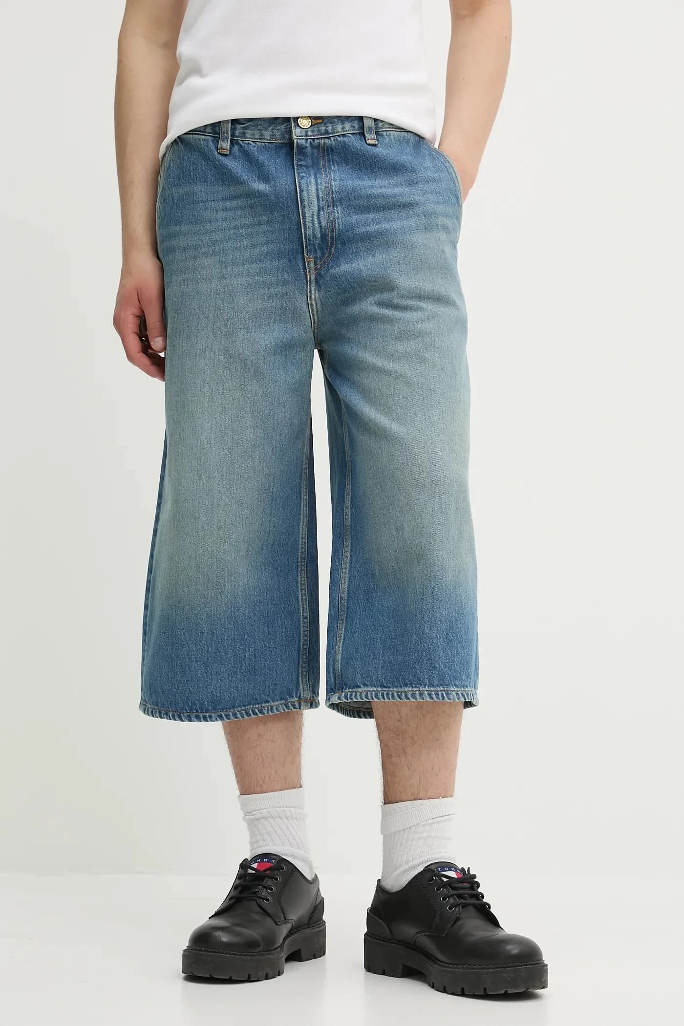 Джинсовые шорты