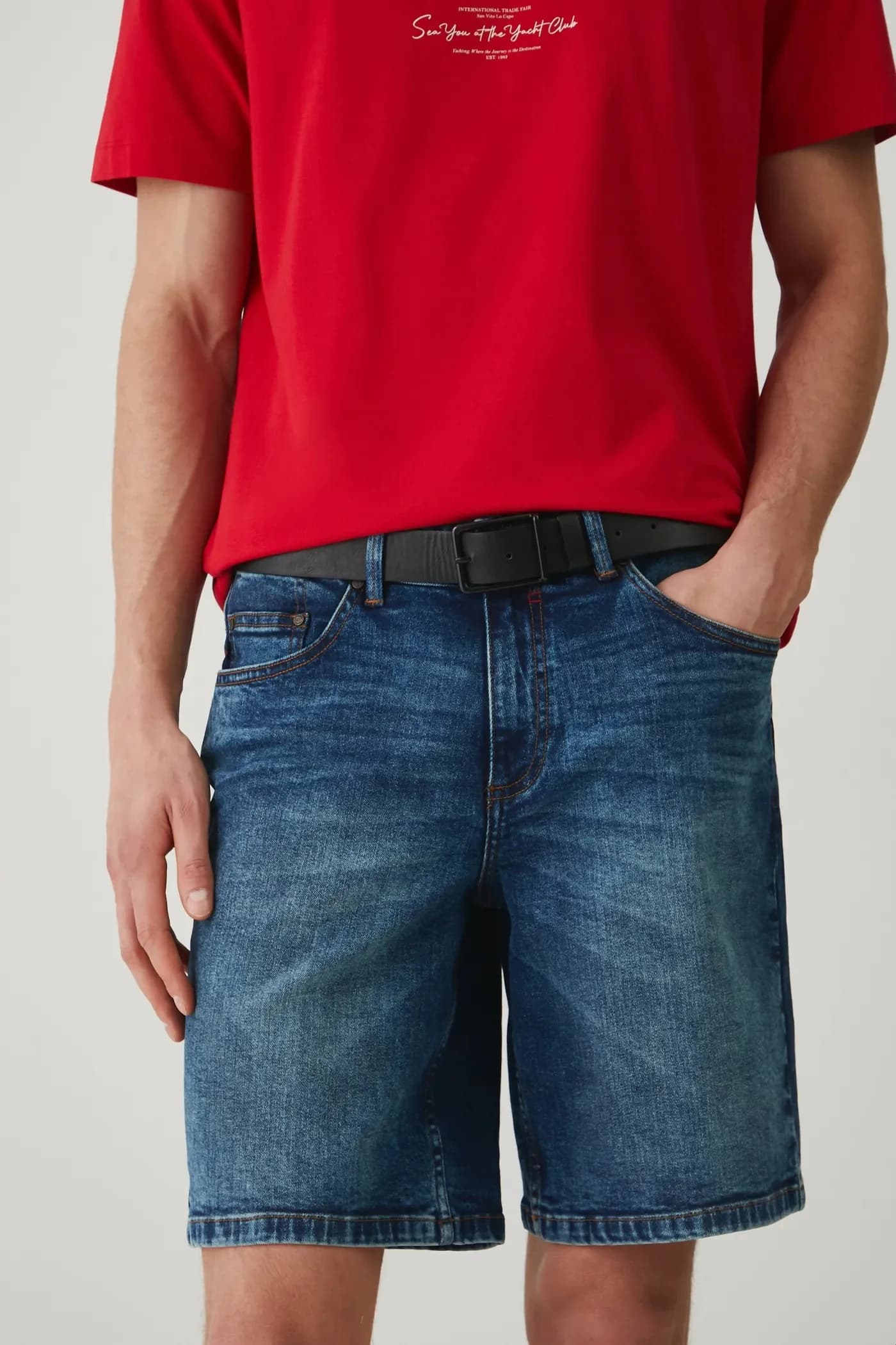 Джинсовые шорты