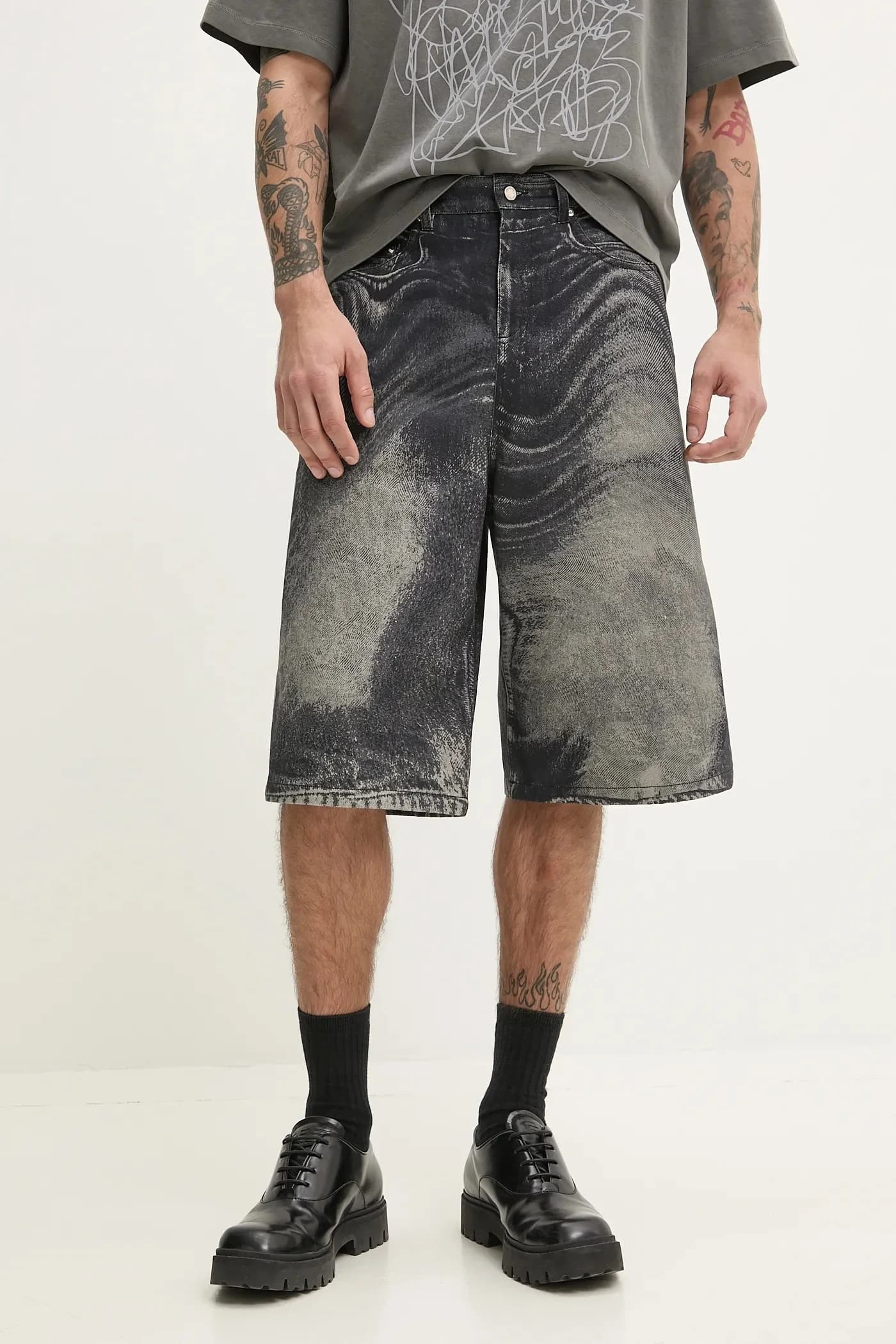 Джинсовые шорты