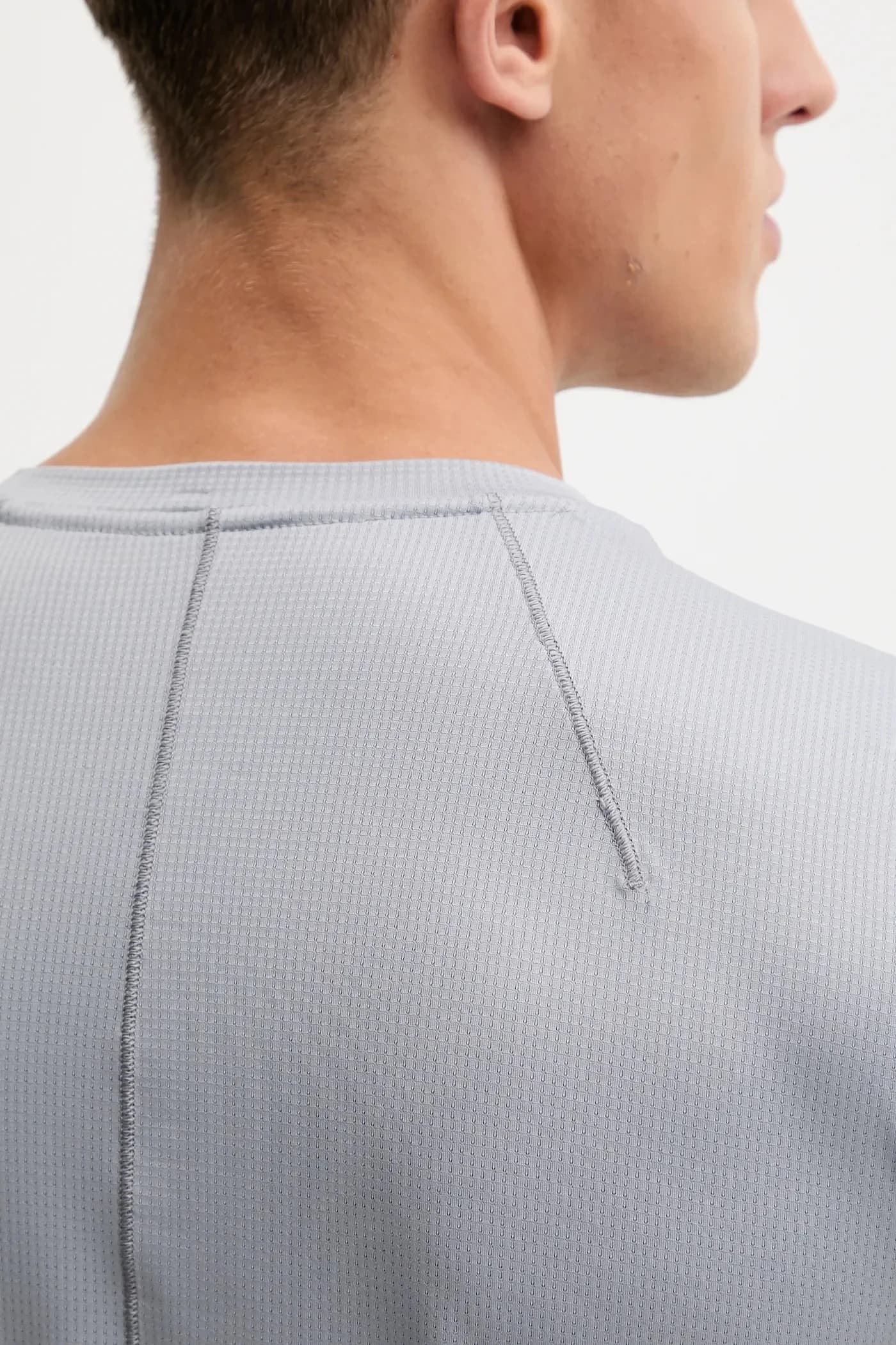 Тренировочная футболка - фото 6