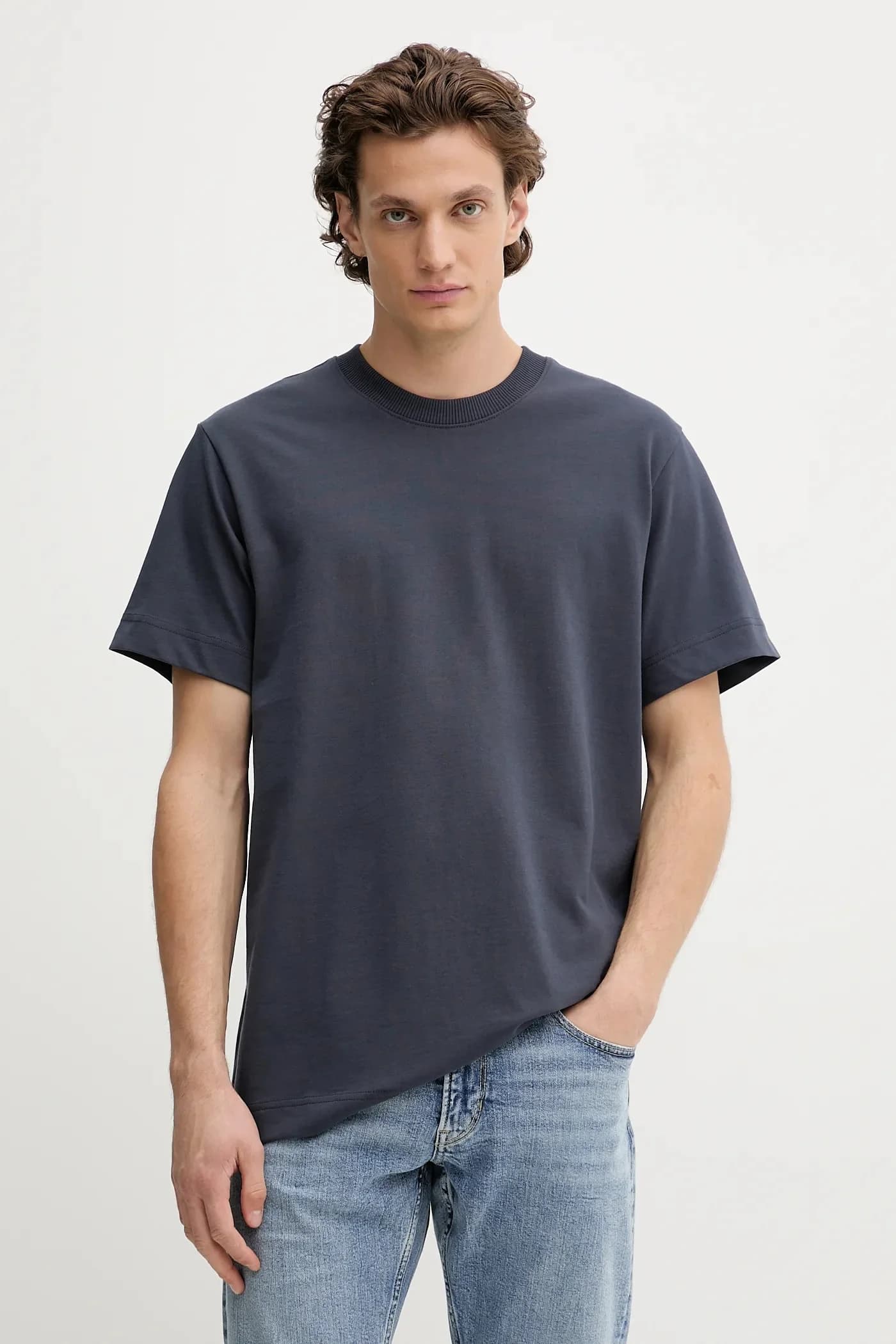 Свободная хлопковая футболка Raw Essential