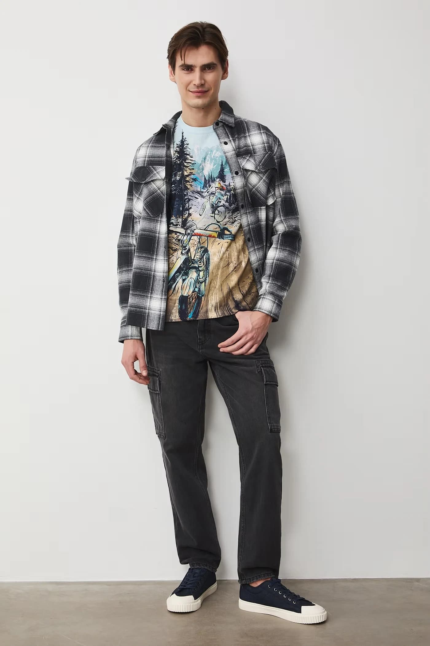 Хлопковая футболка с рисунком и эластаном - фото 2