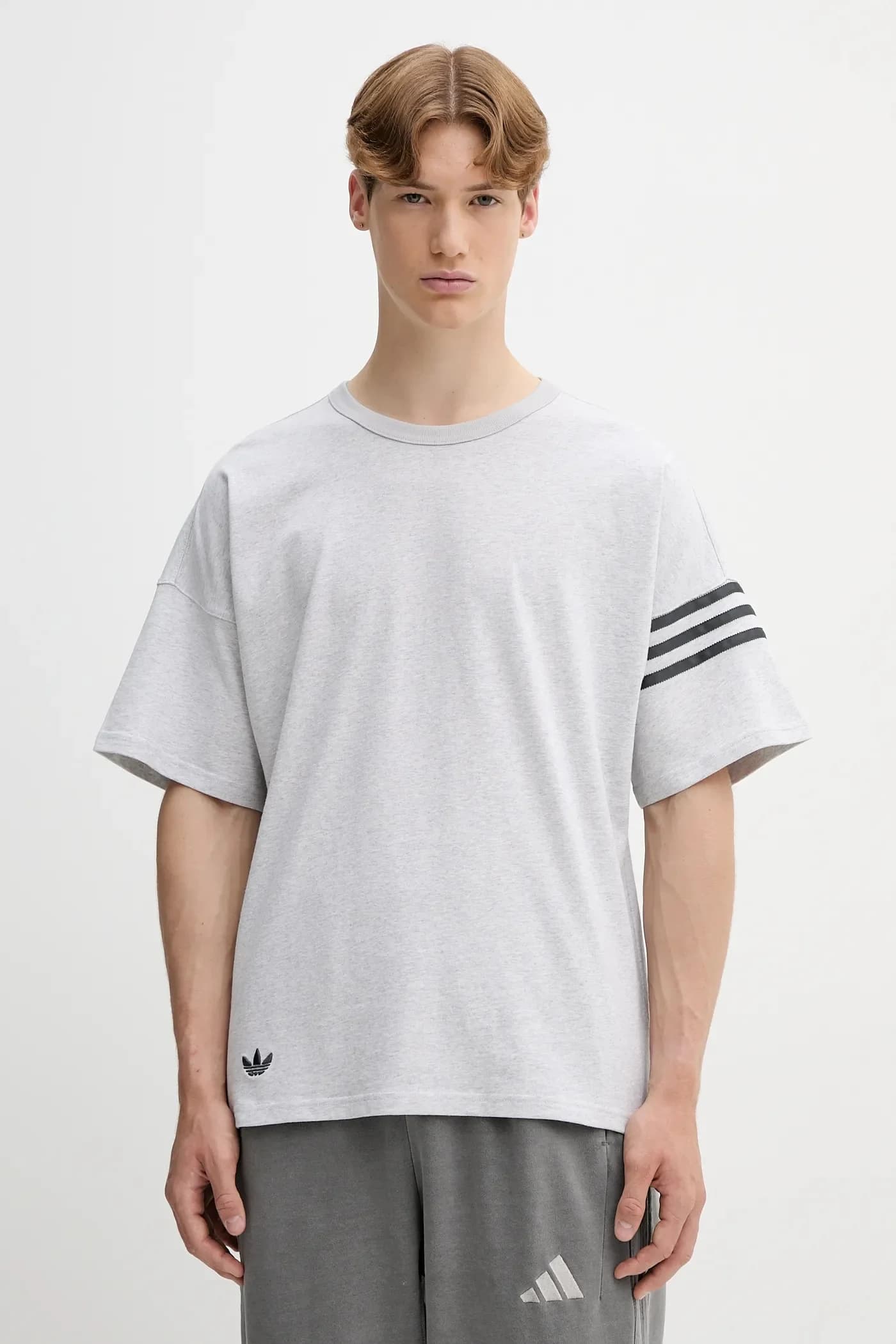 Хлопковая футболка Neuclassics