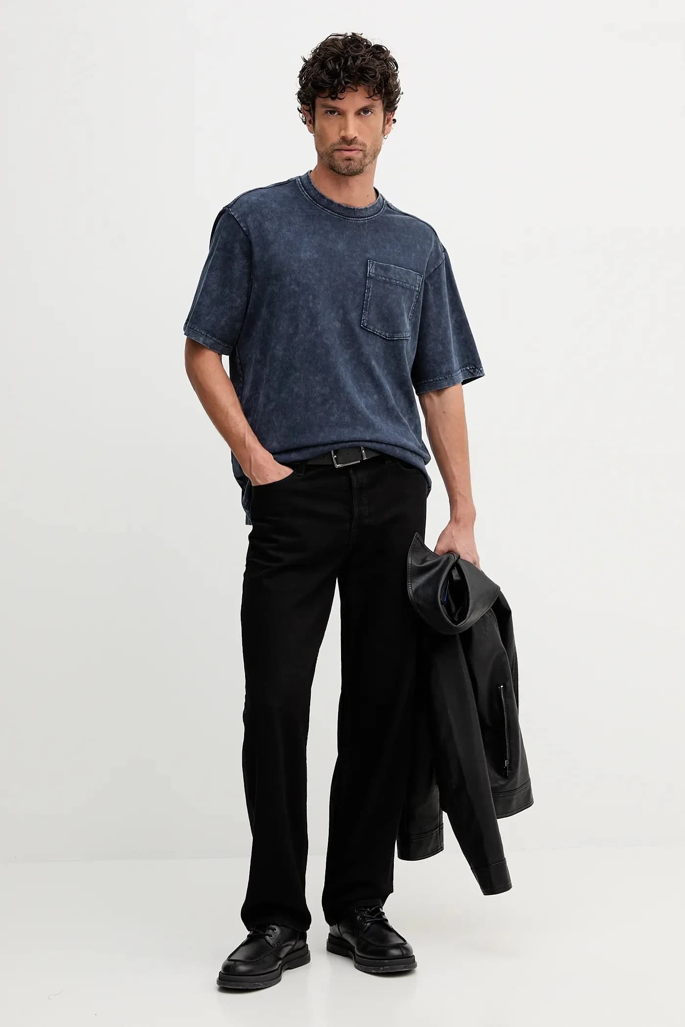 Футболка из стираного хлопка с карманами - фото 2