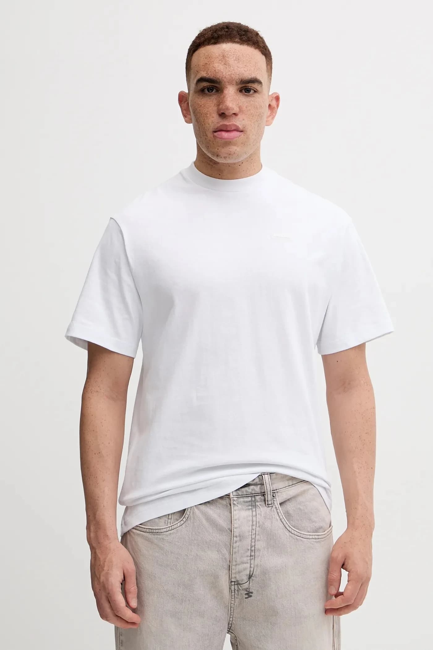 Базовая футболка из хлопка