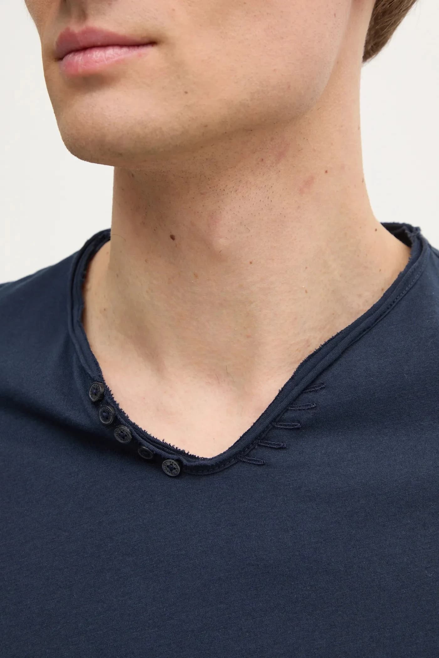 Хлопковая футболка - фото 5