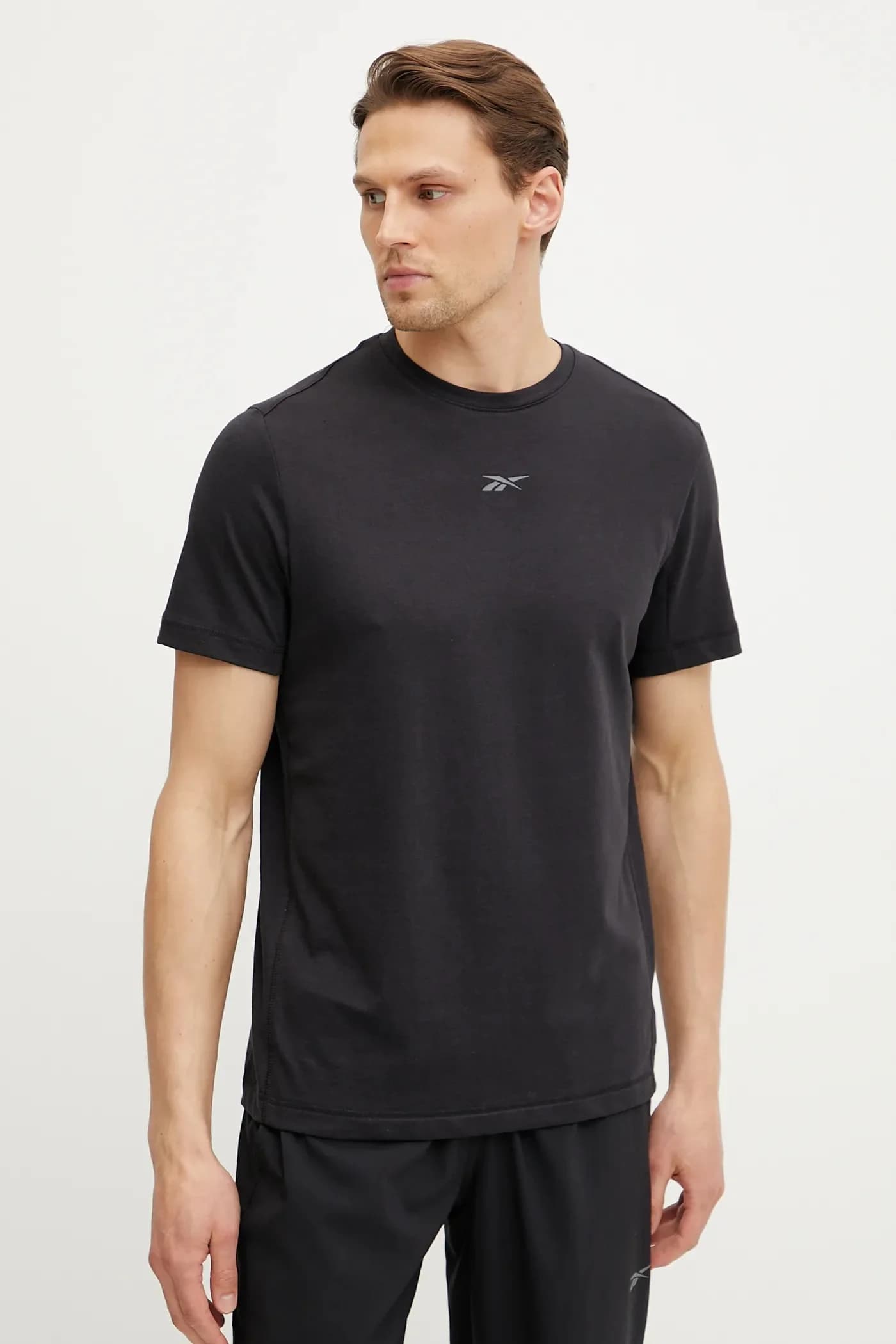 Футболка для тренировок спортсмена