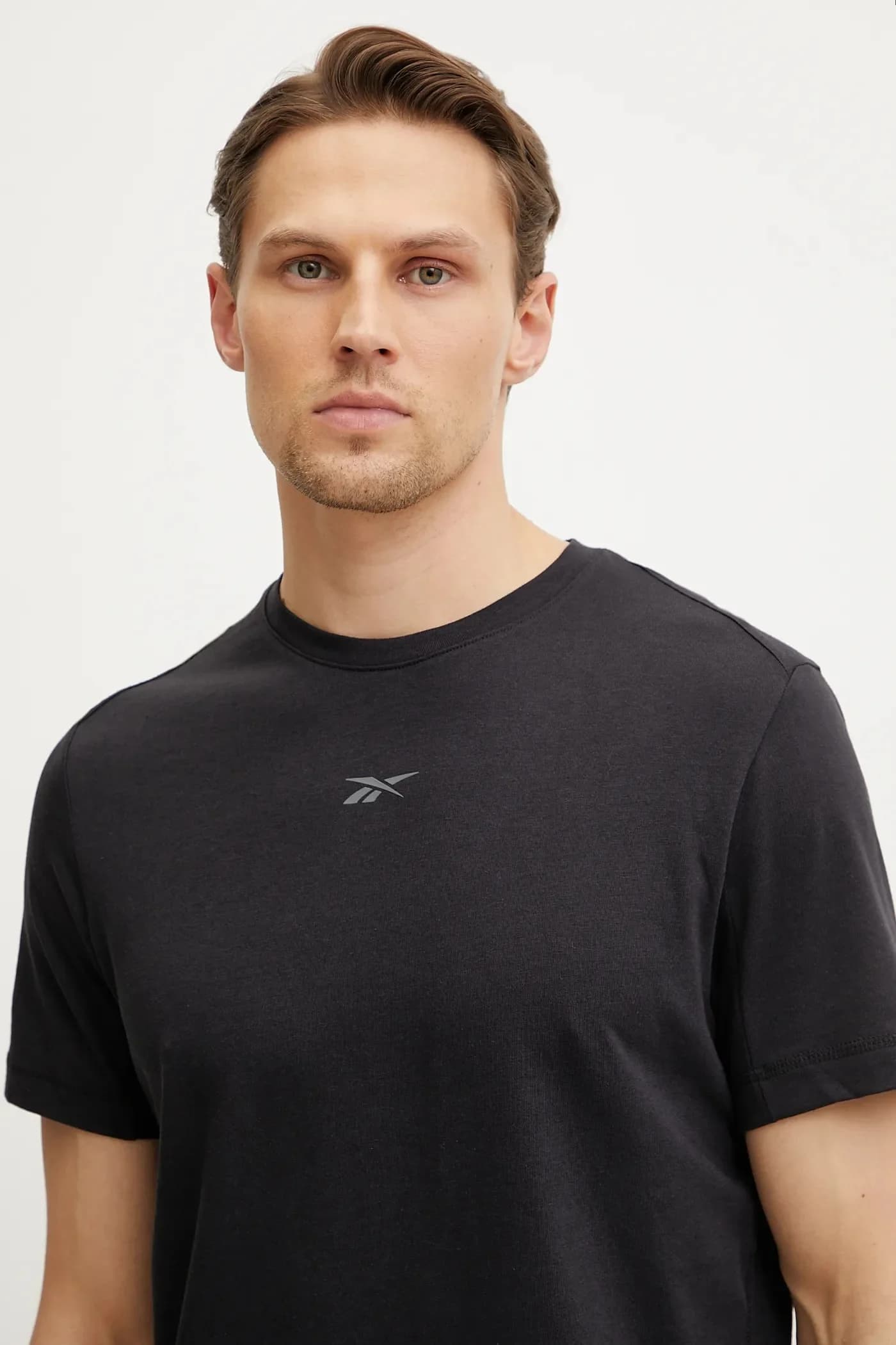 Футболка для тренировок спортсмена - фото 4