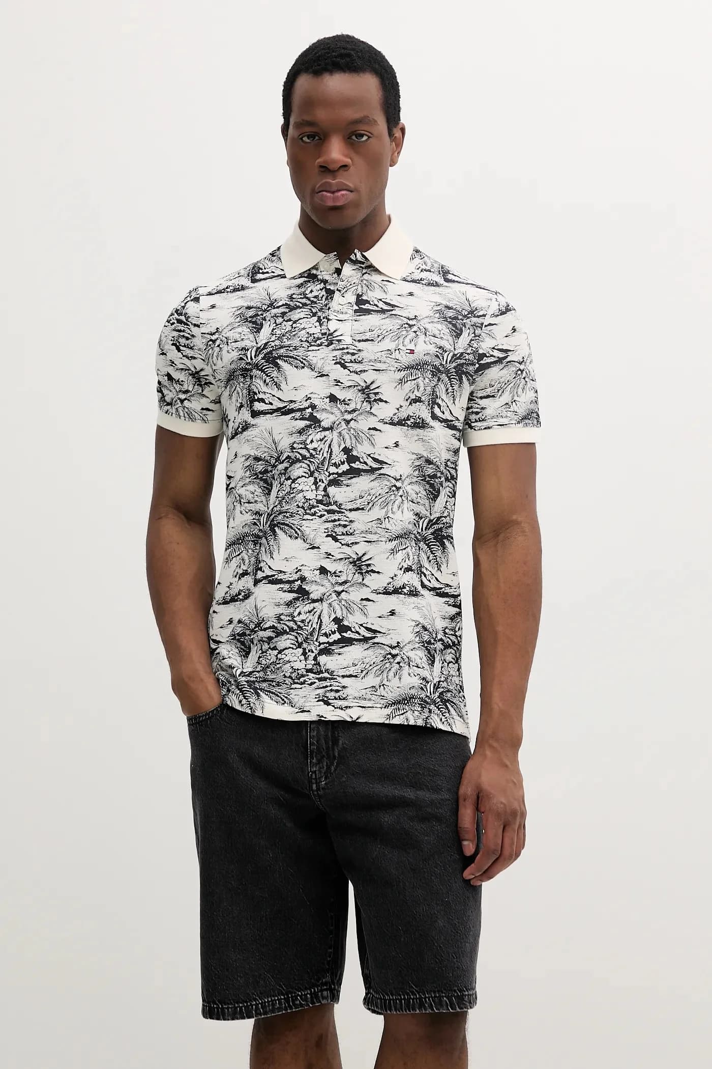 Поло с оттенком льна