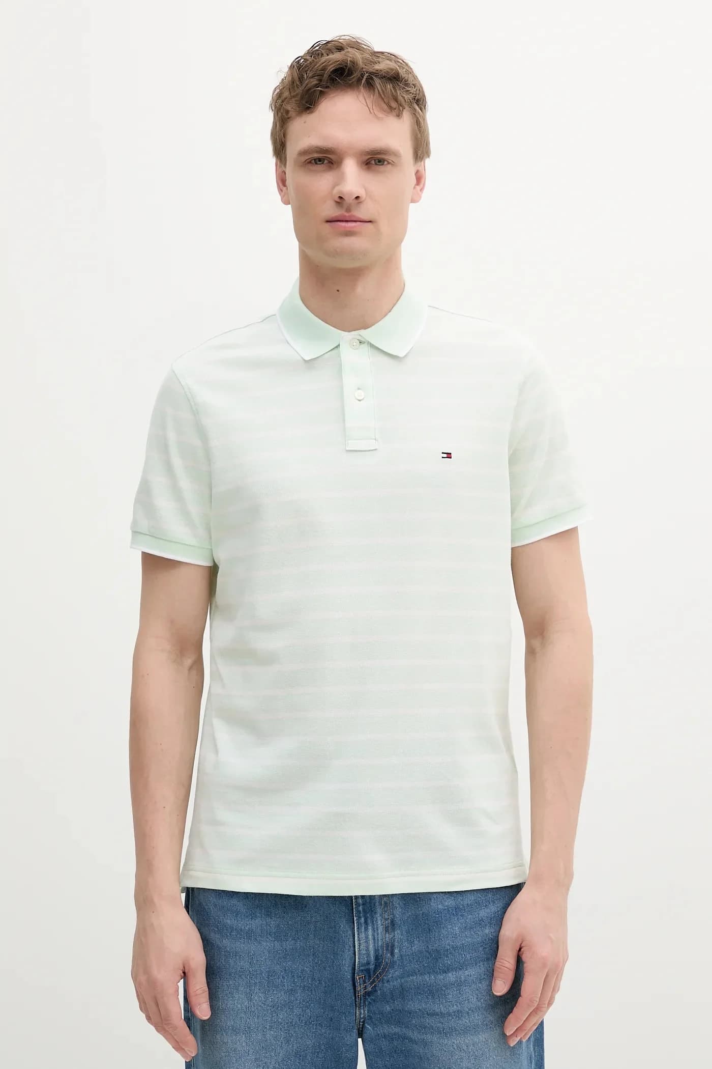 Поло с оттенком льна