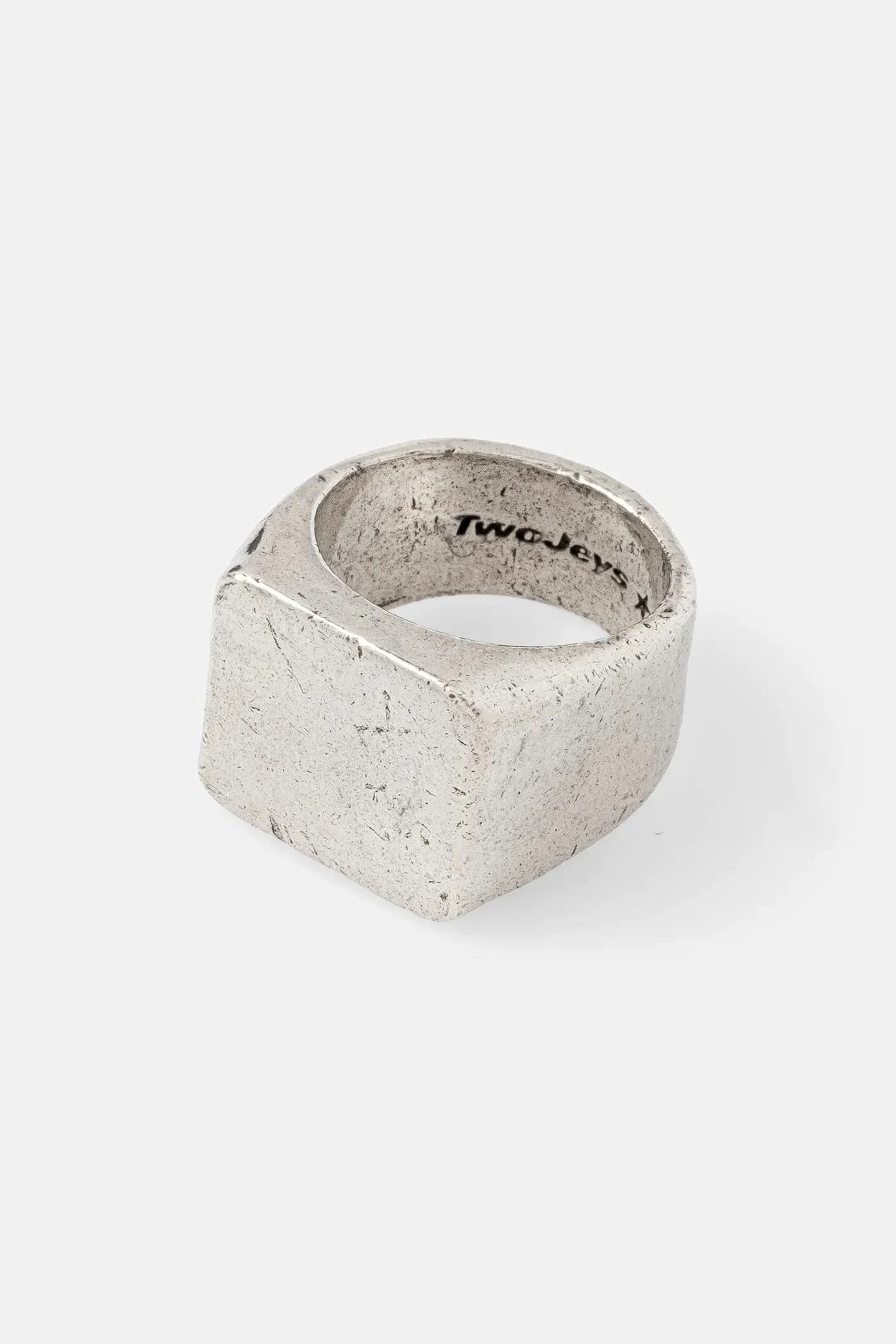 Посеребренное кольцо