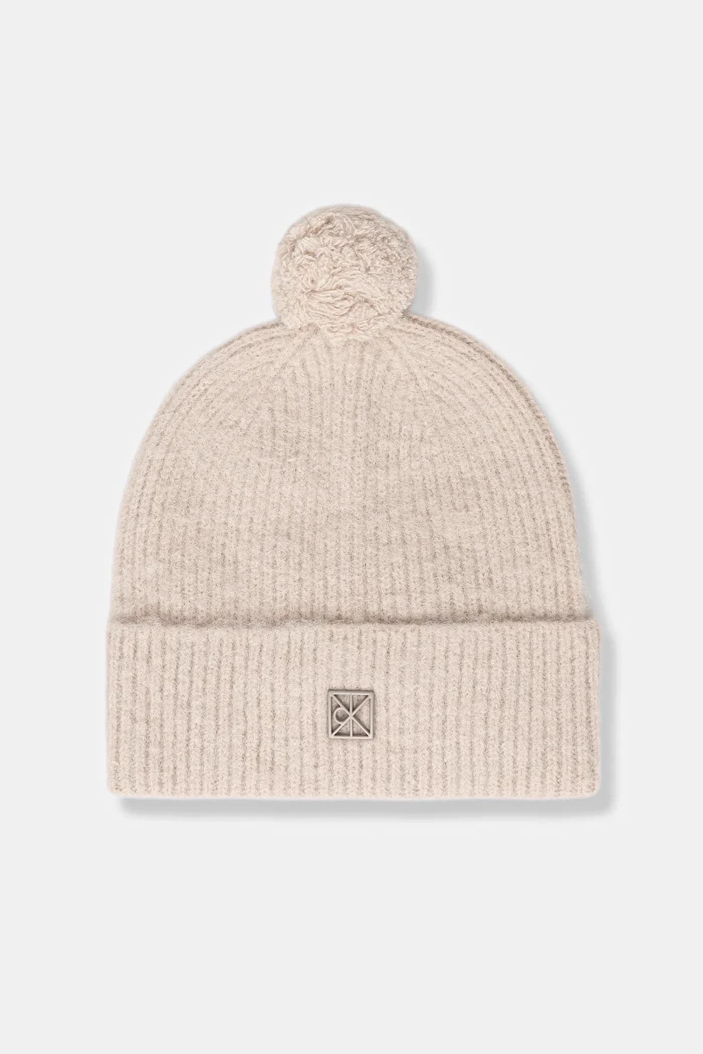 Шапка из смесовой шерсти